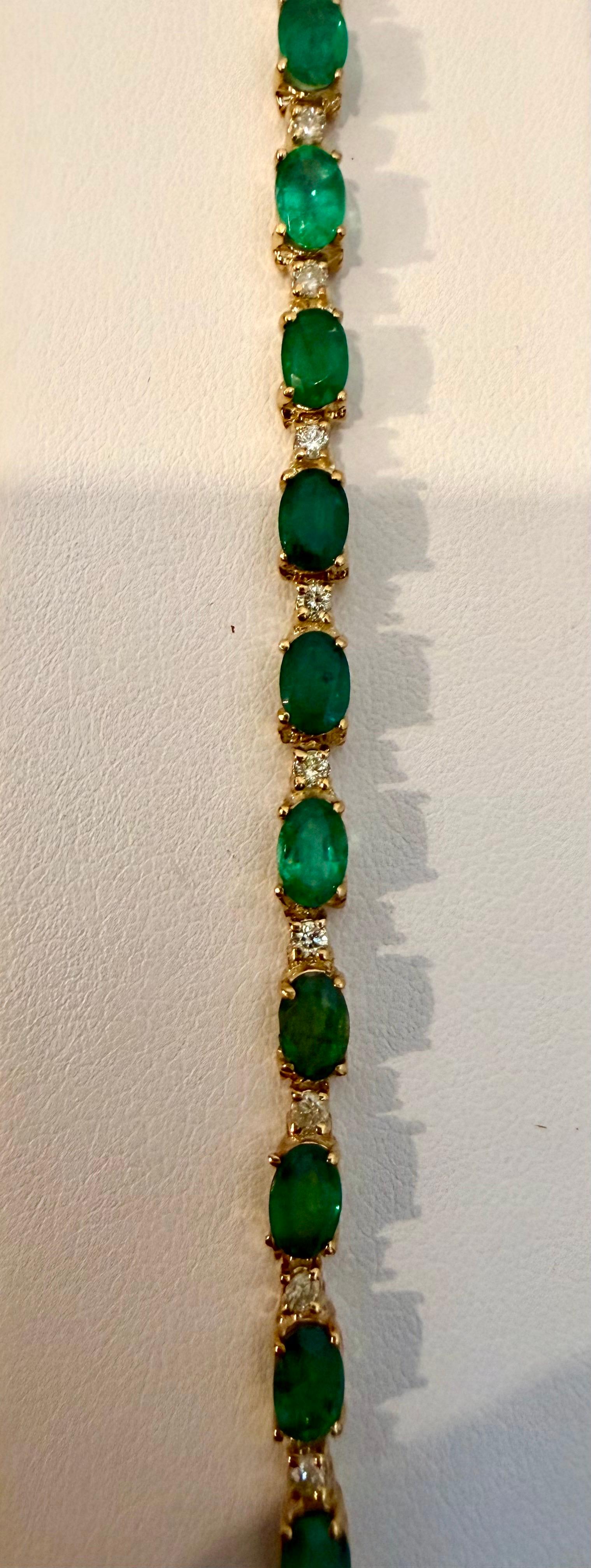Bracciale tennis con smeraldo naturale e diamanti da 9 carati in oro giallo 14 carati in vendita 4