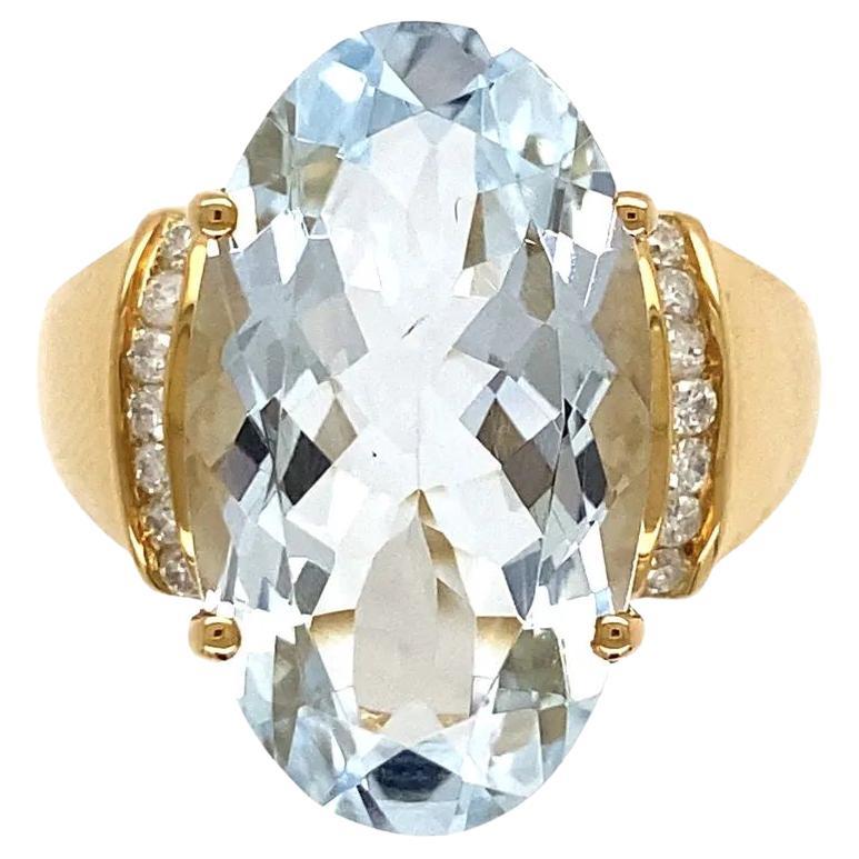 9 Carat Oval Aquamarine and Diamond Gold Vintage Cocktail Ring