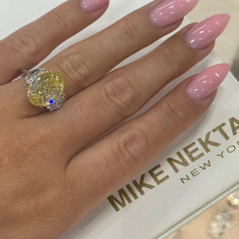 Bague de fiançailles avec diamant ovale de 9 carats certifié GIA FLY Neuf - En vente à New York, NY