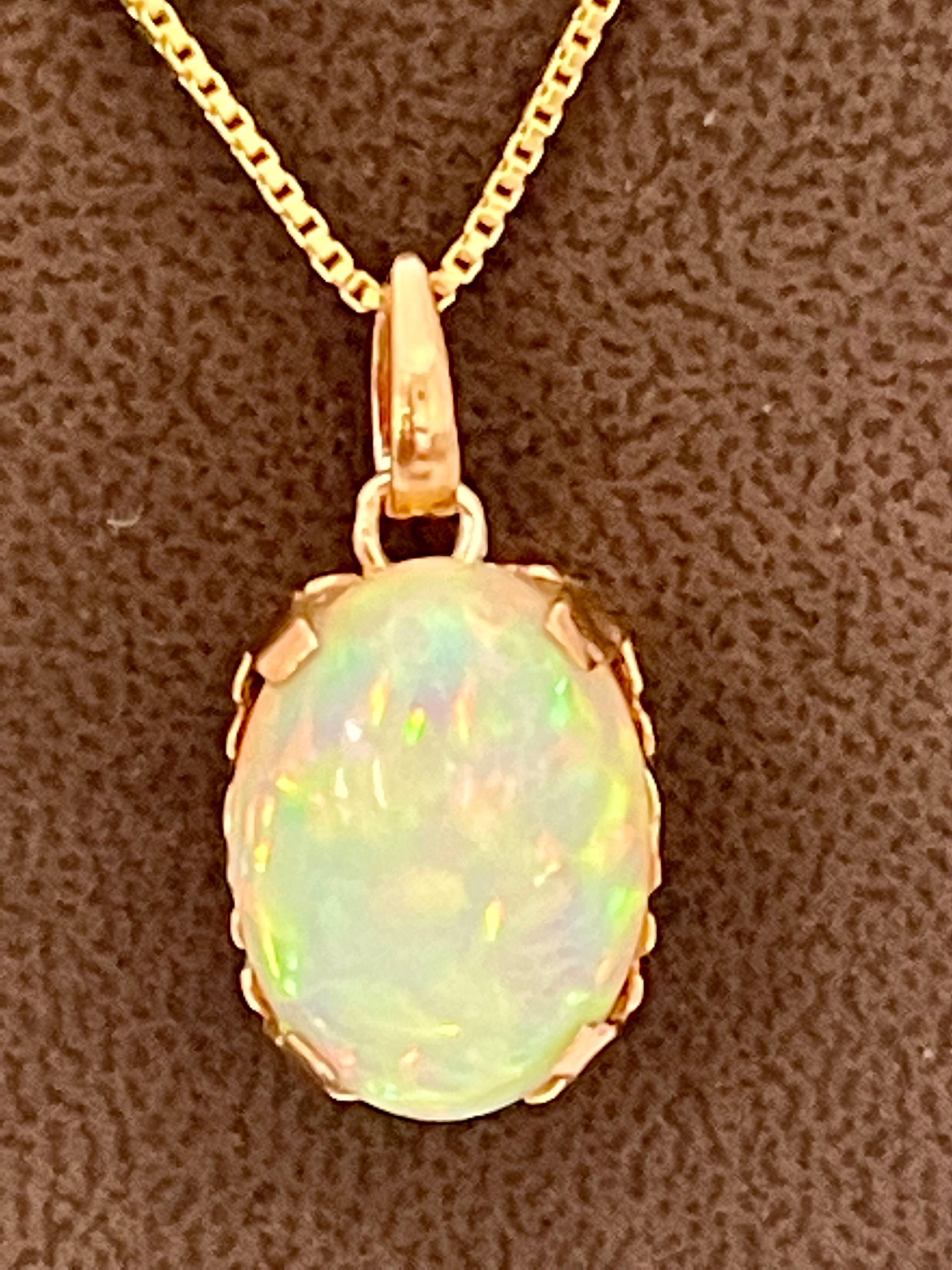 9 Carat Oval Ethiopian Opal Pendant / Necklace 18 Karat + 18 Kt Gold Chain 2