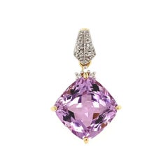 9 Carat Oval Kunzite and Diamond Gold Vintage Pendant Necklace