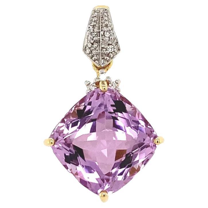 9 Carat Oval Kunzite and Diamond Gold Vintage Pendant Necklace