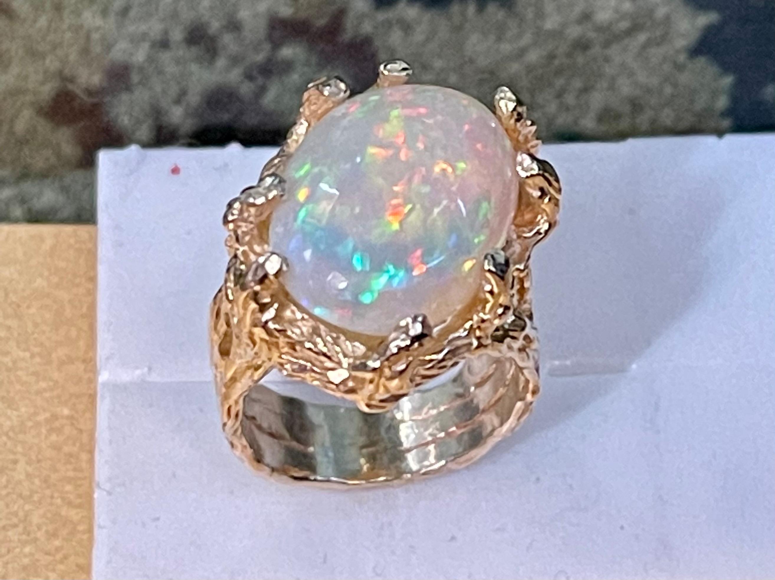 9 Carat Oval Shape Ethiopian Opal Cocktail Ring 14 Karat Yellow Gold In Excellent Condition In New York, NY