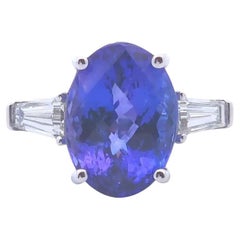 9 Carat Oval Tanzanite Ring in 14k Gold