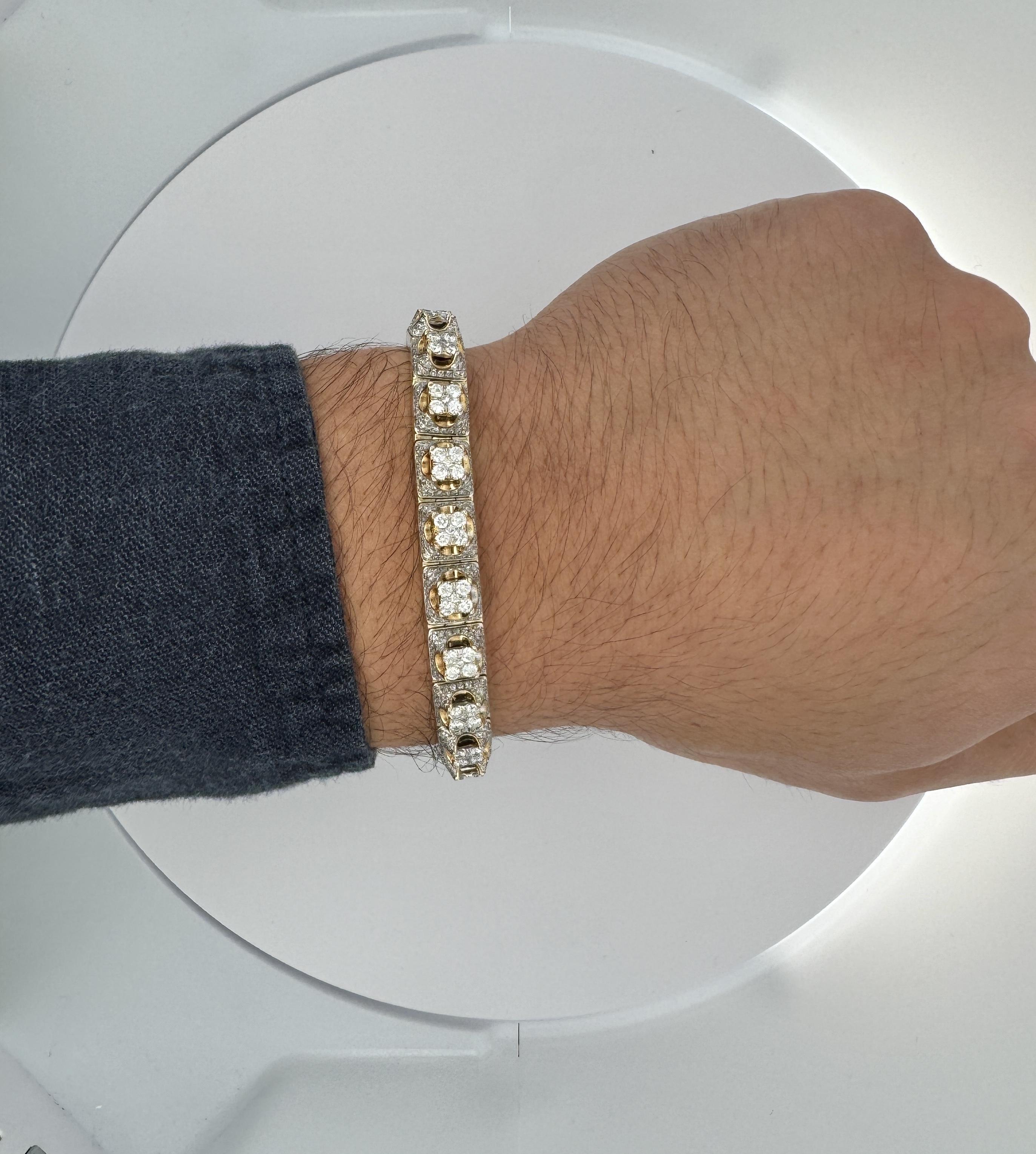 Taglio rotondo Bracciale quadrato da uomo in oro 14K con 9 carati e diamanti in pavé in vendita
