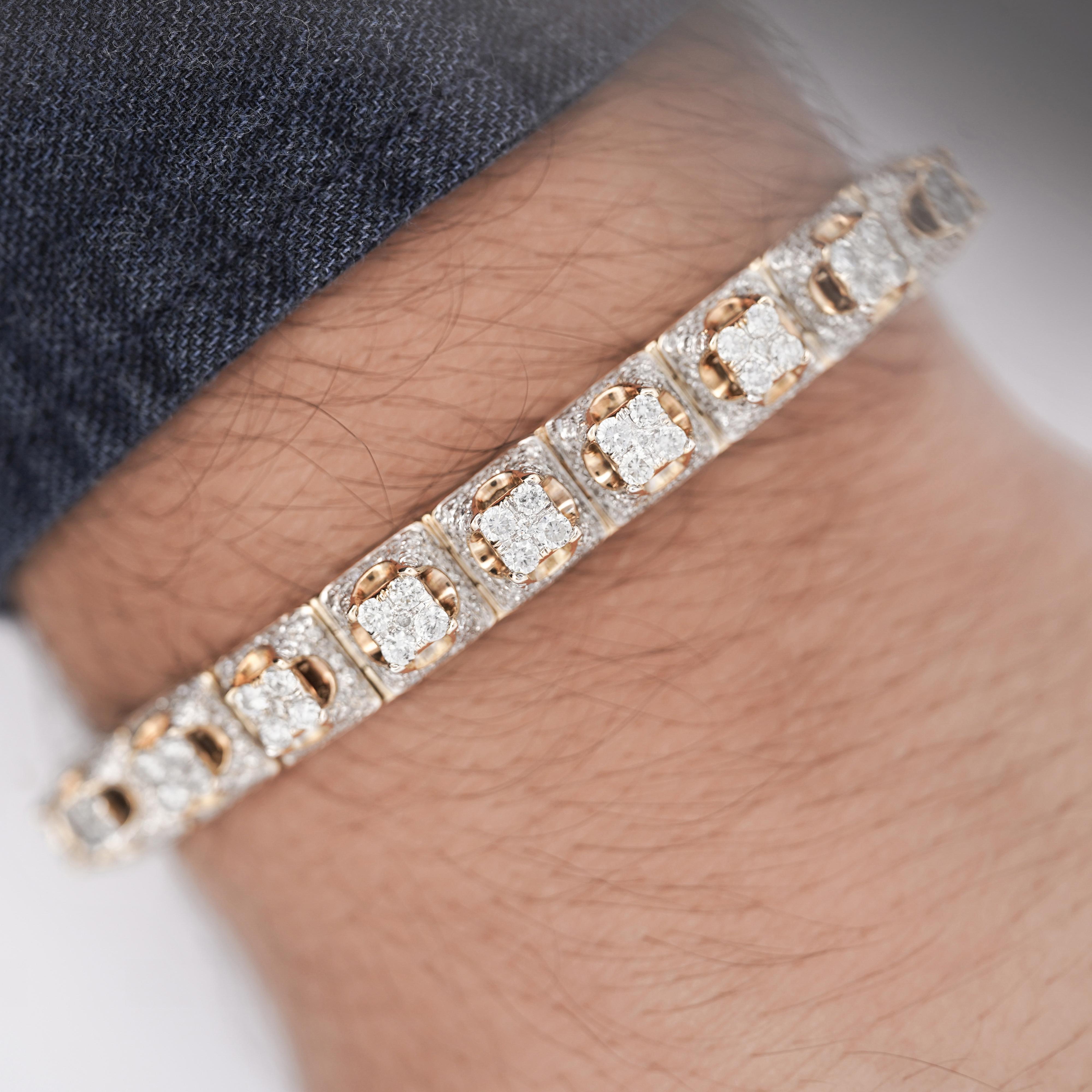 Bracciale quadrato da uomo in oro 14K con 9 carati e diamanti in pavé in vendita 1