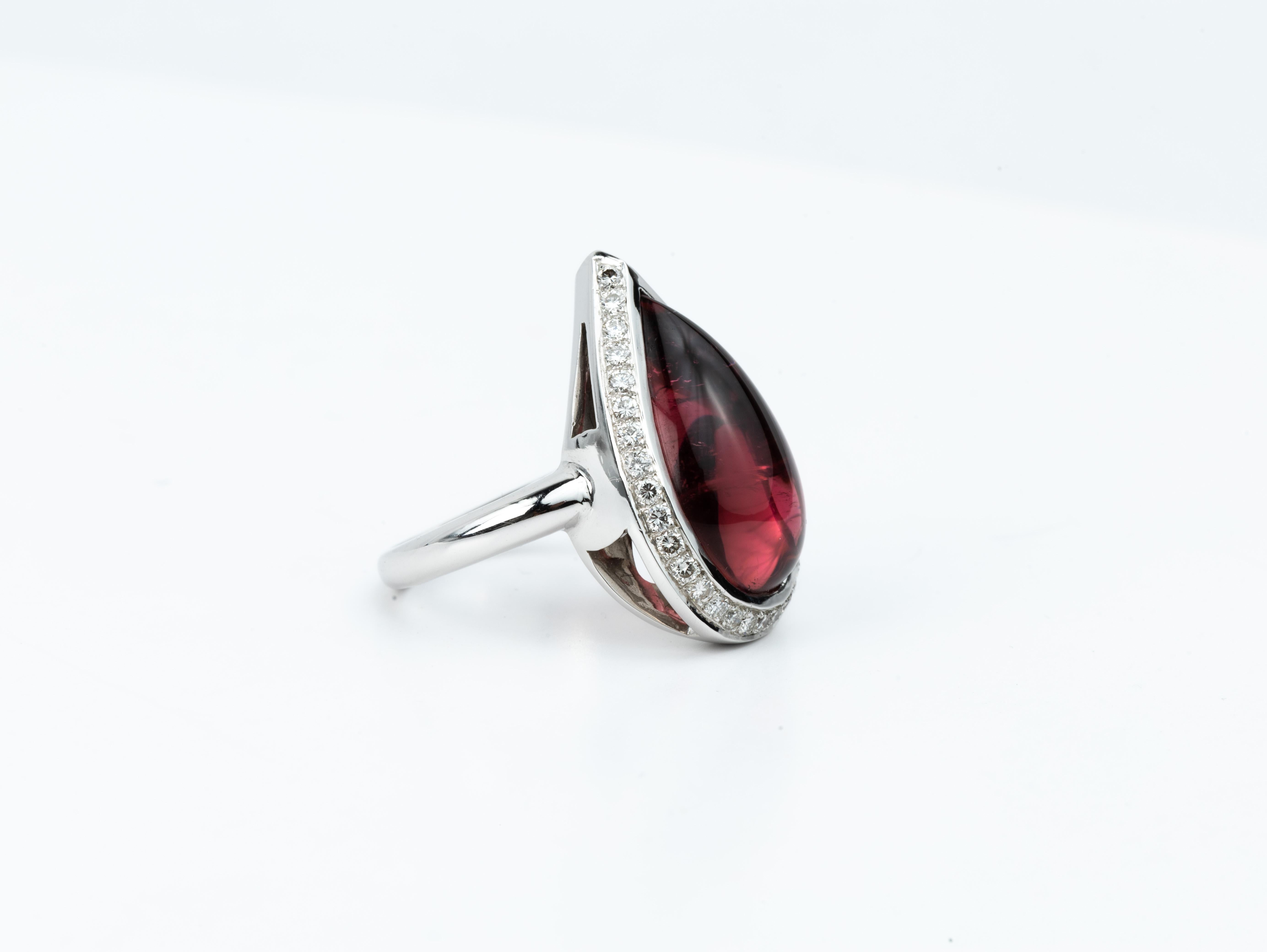 Art Deco 9 Carat Pear Cut Pink Tourmaline with 1 Diamonds Cocktail Ring 18k Gift for Her For Sale