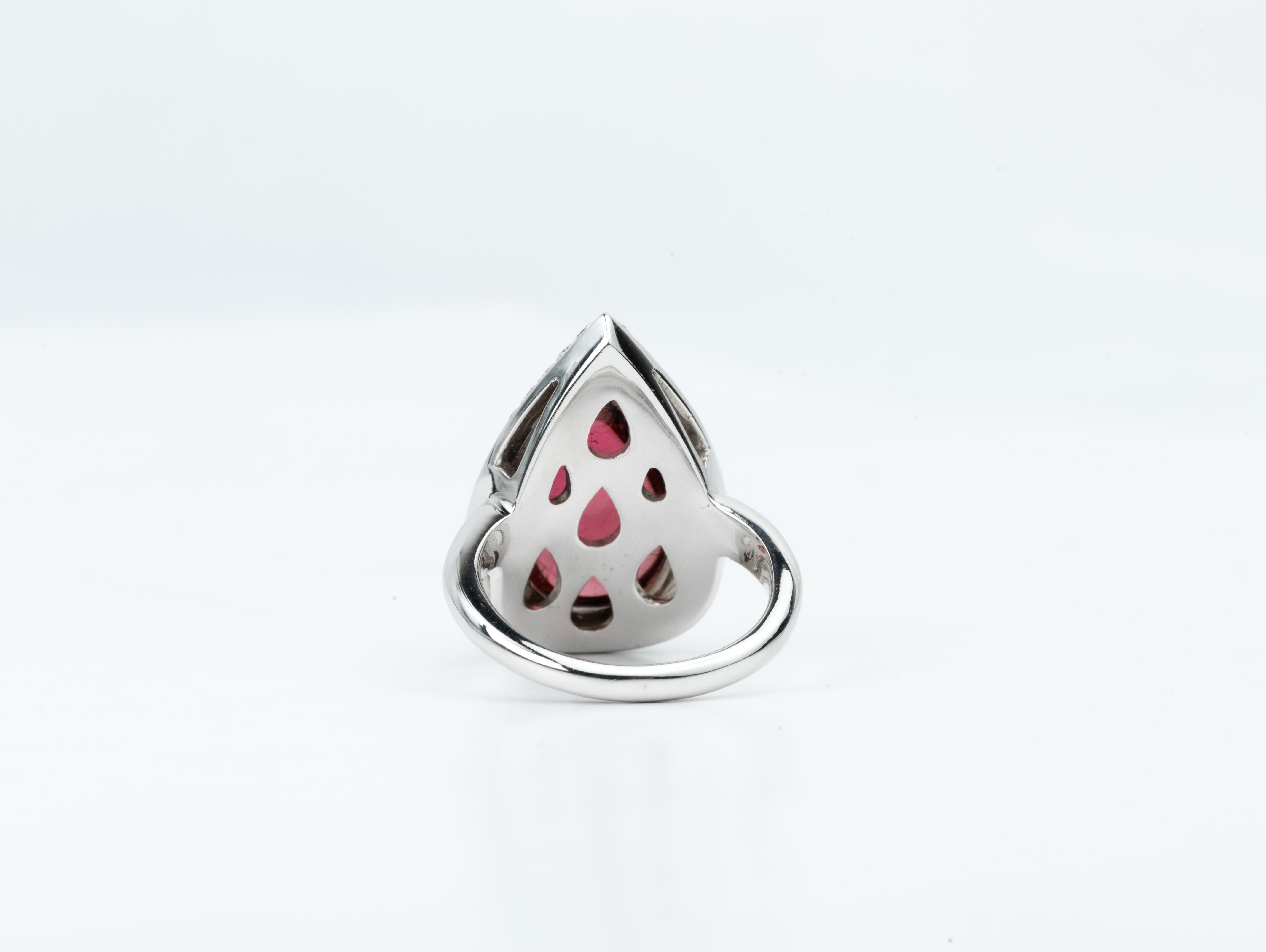 9 Carat Pear Cut Pink Tourmaline with 1 Diamonds Cocktail Ring 18k Gift for Her In Excellent Condition For Sale In Jaipur, RJ