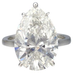 9 Carat Pear Statement Brilliant White / F color VVS 14K White Gold