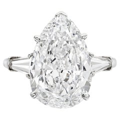 9 Carat Pear Statement Brilliant White SI   Refined Grandeur Diamond Ring