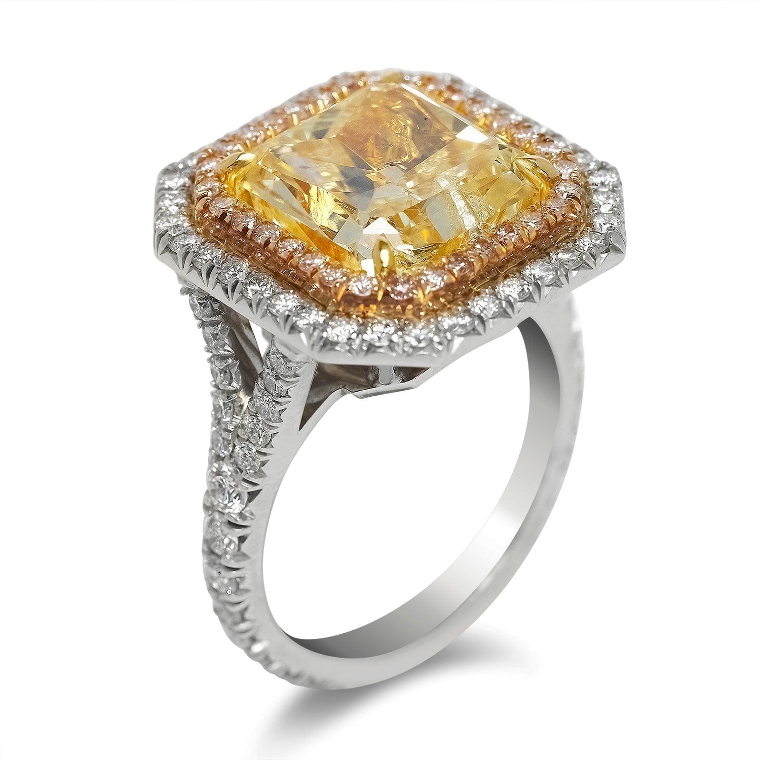 Taille radiant Bague de fiançailles avec diamant radiant de 9 carats certifiée GIA FIY en vente