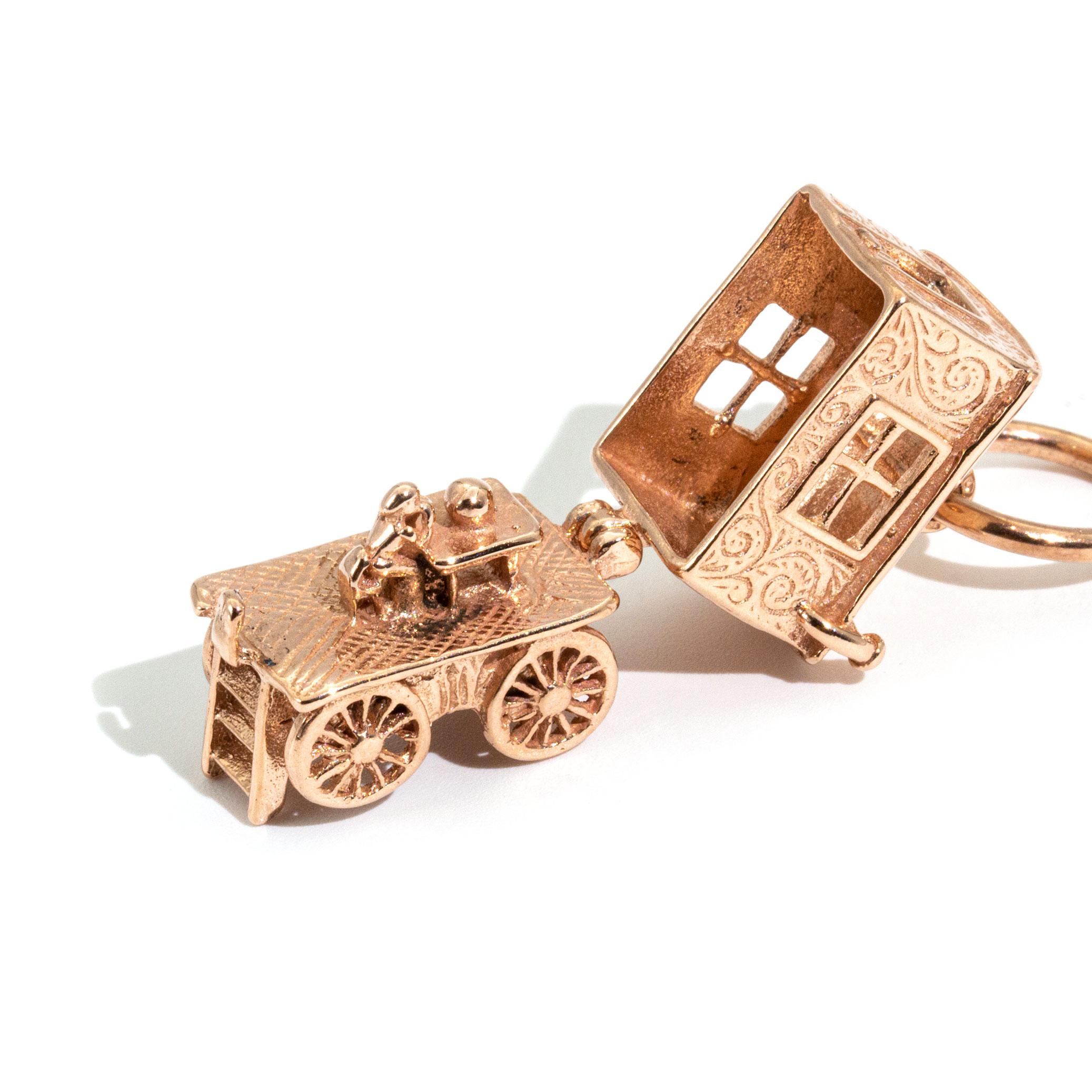9 Carat Rose Gold Gypsy Carriage Vintage Charm or Pendant In Good Condition In Hamilton, AU