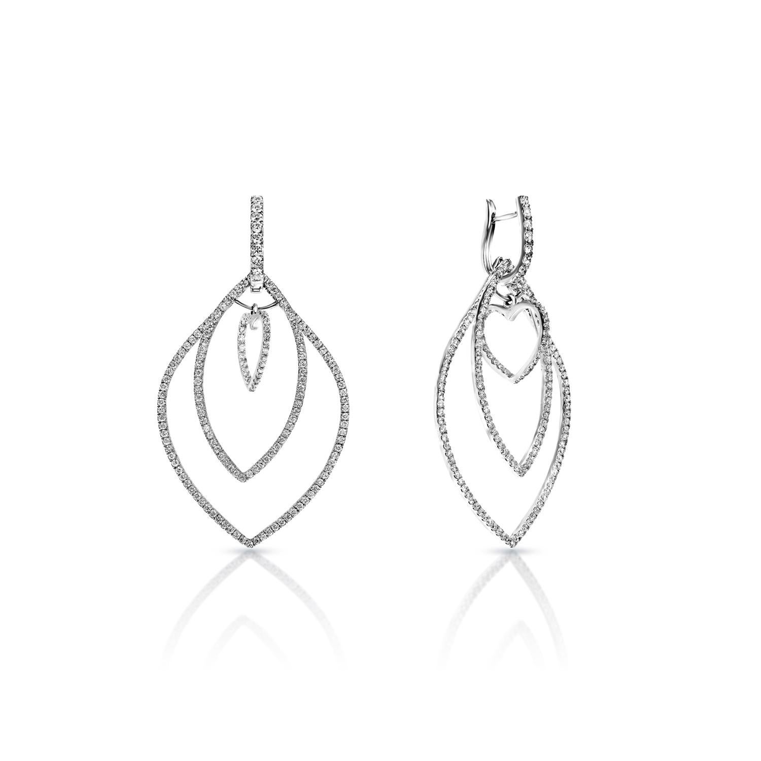 Round Cut 9 Carat Round Brilliant Diamond Hanging Earrings Certified For Sale