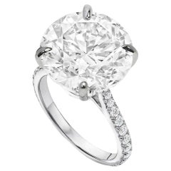 9 Carat Round Brilliant Statement Brilliant White VS  Gold Radiant  Diamond Ring