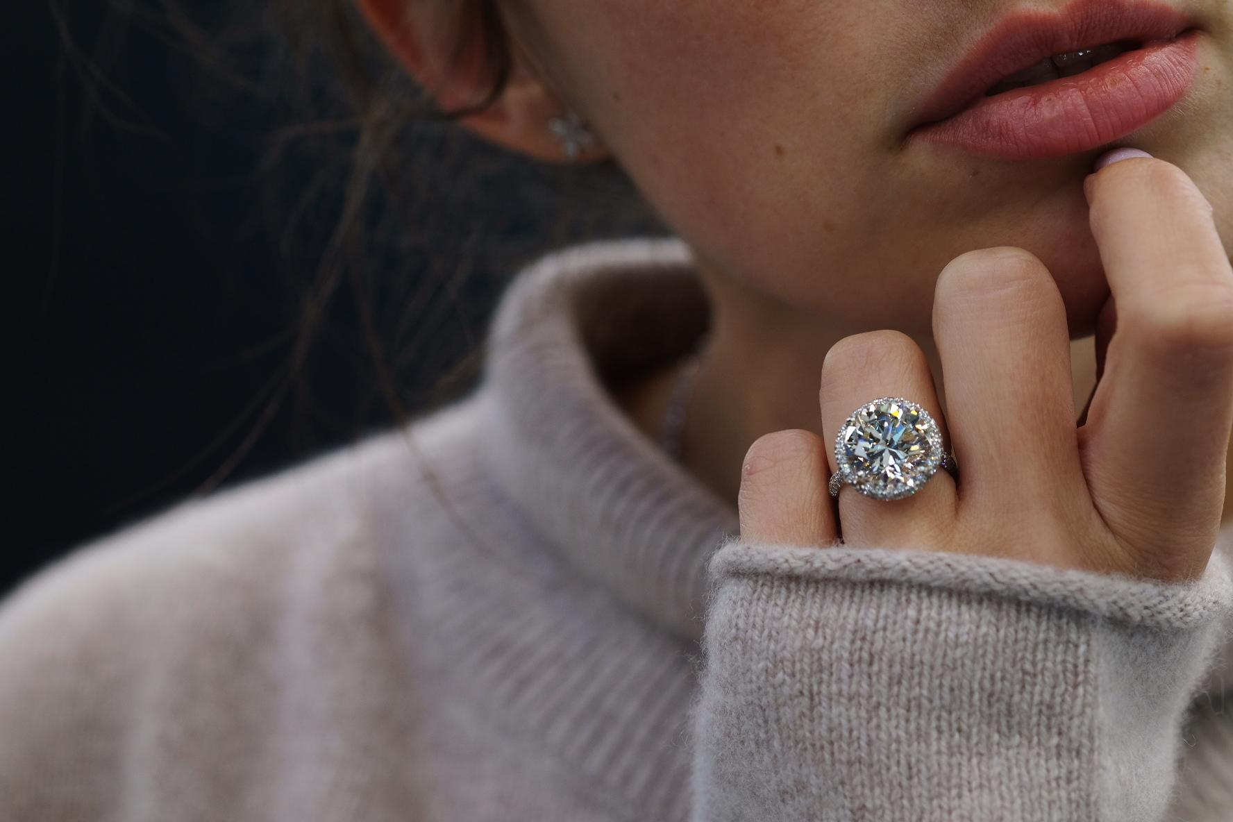9 carat engagement ring