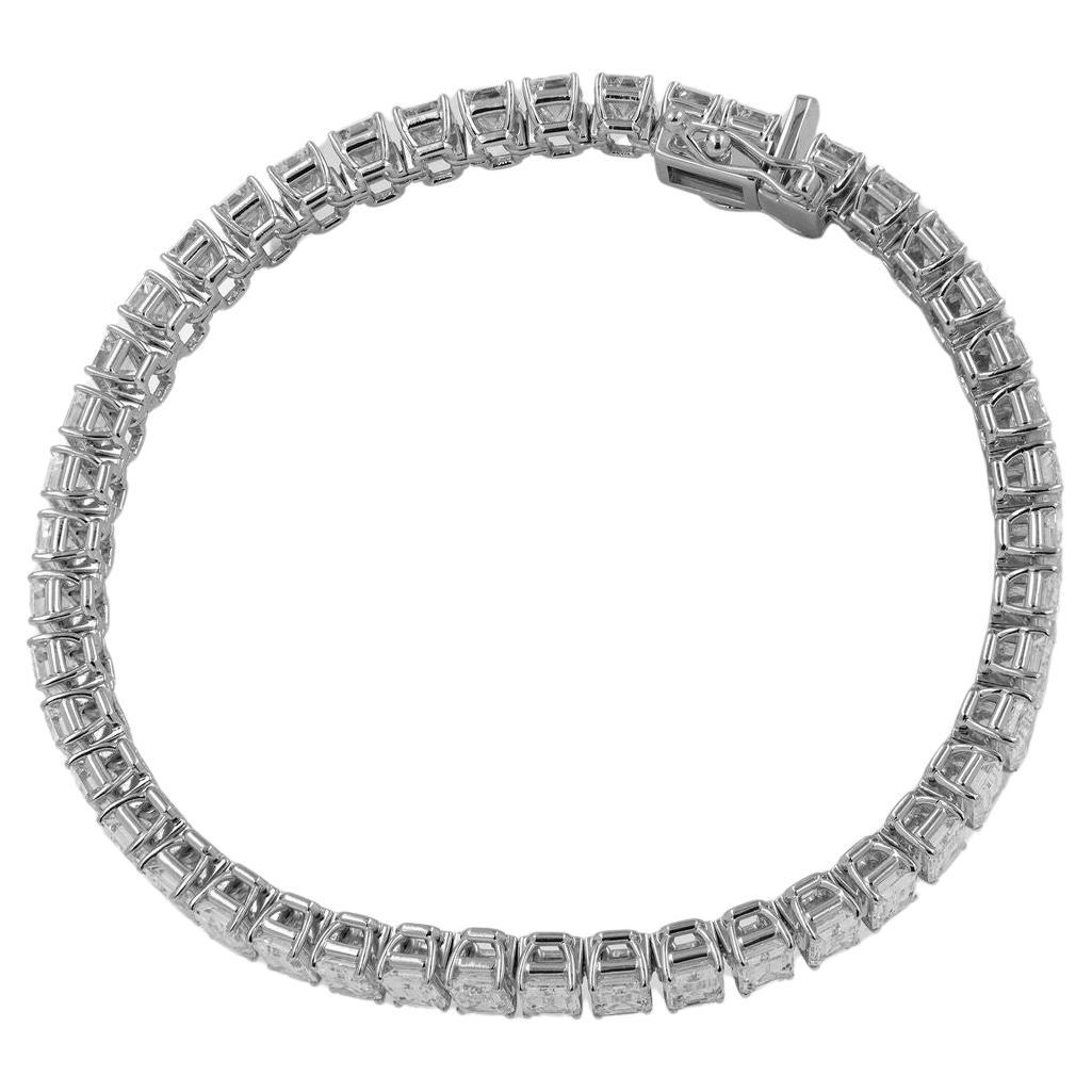 Exquisite 9.00 carat total weight 18K White Gold Diamond Bracelet. This bracelet is not just a piece of jewelry; it's a statement of sophistication and timeless elegance.

Key Features:

Total Diamond Weight: A dazzling 9.00 carats of scintillating