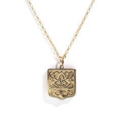 9 Carat Vintage Bloodstone Engraved Shield Locket with a 9 Carat Yellow Gold