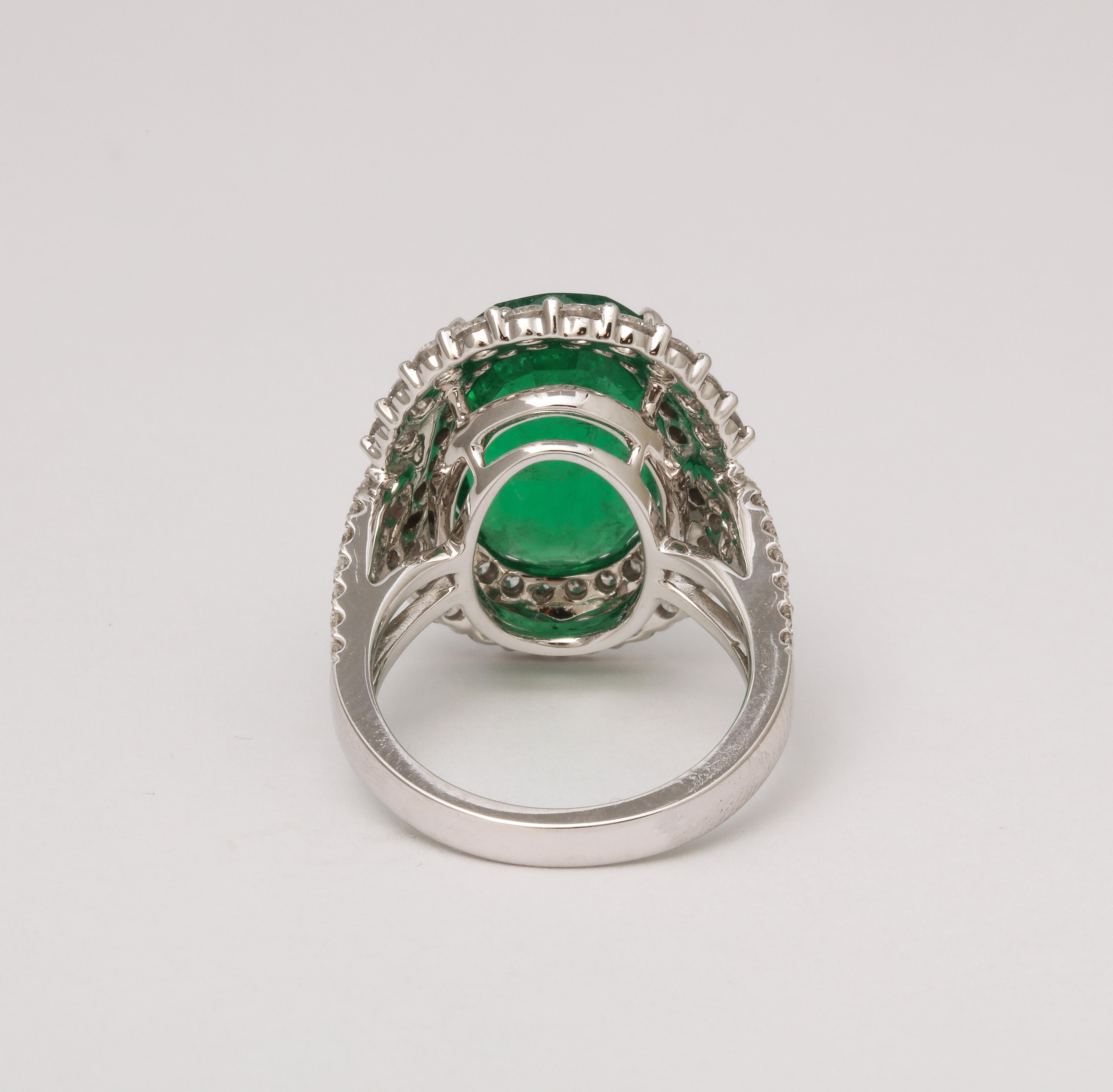 Women's or Men's 9 carat Vivid Green Emerald and Diamond Ring  For Sale