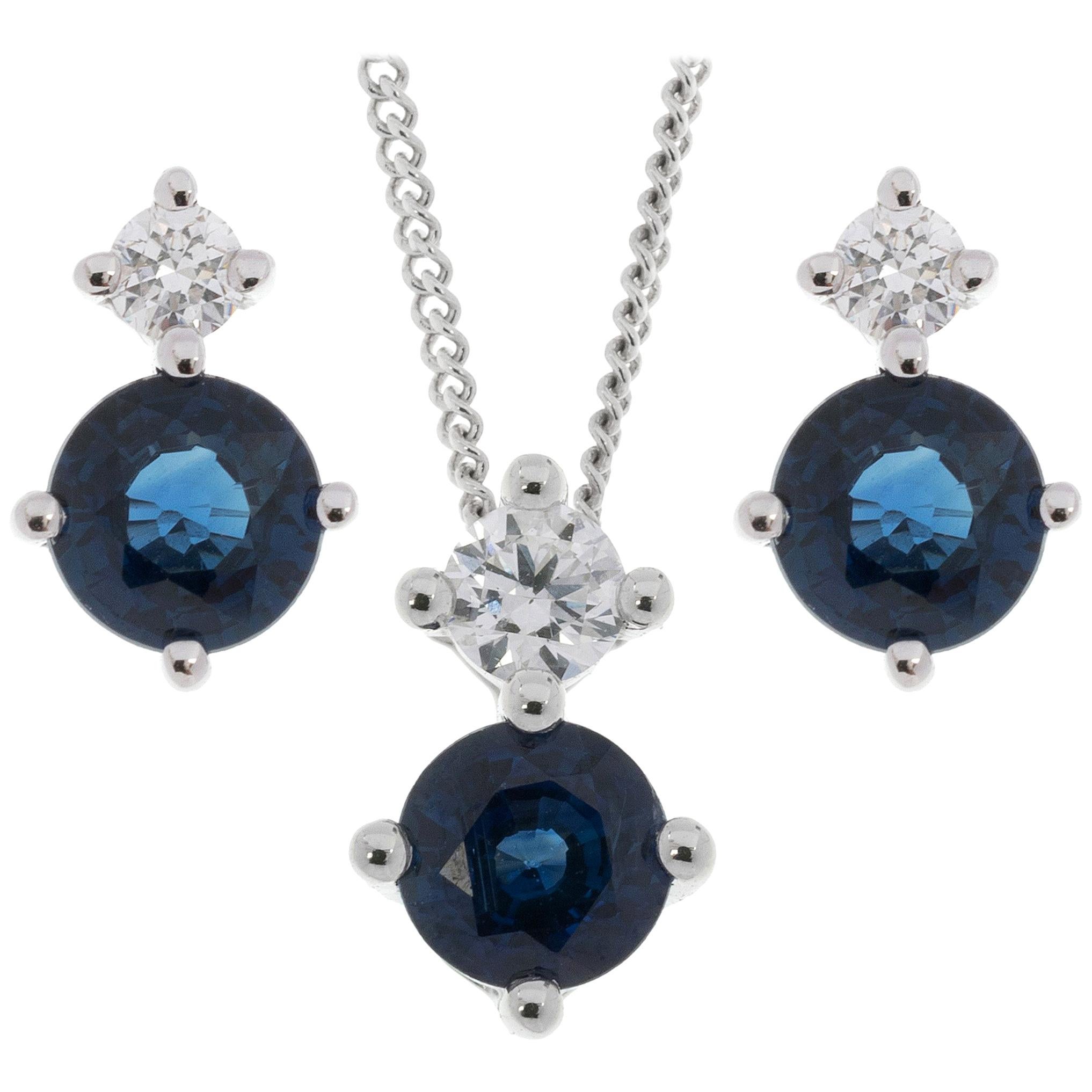 9 Carat White Gold 0.90 Carat Sapphire and Diamond Pendant and Earrings Set For Sale