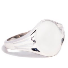 9 Carat White Gold Vintage Men's Oval Contemporary Traditional Signet Ring
