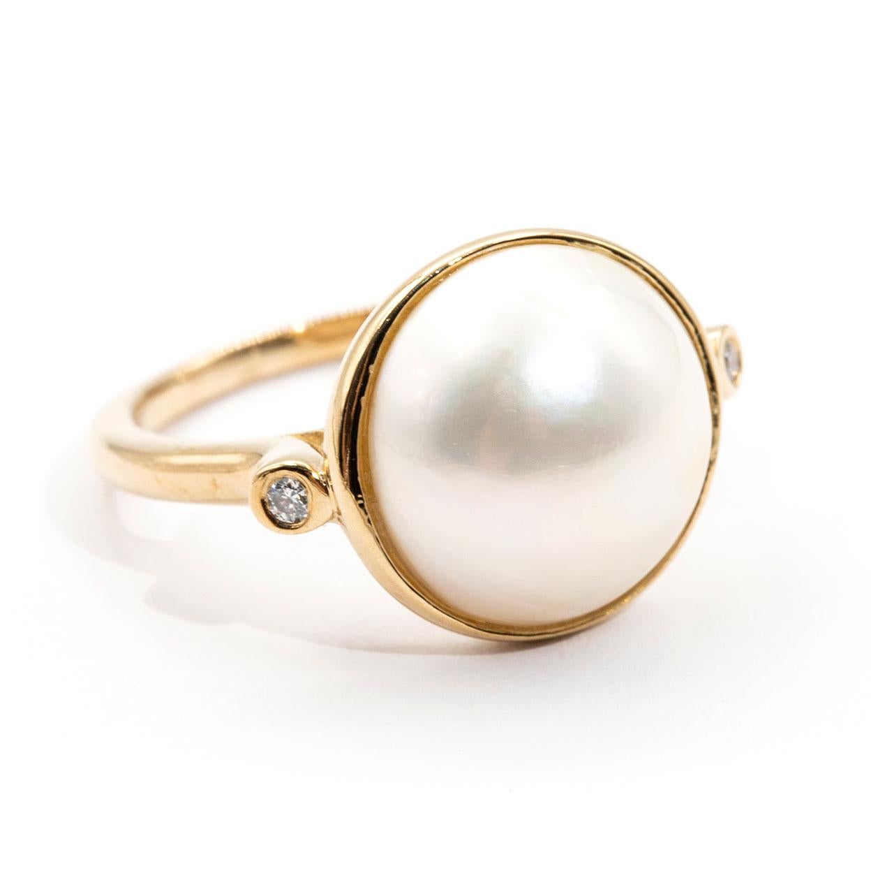 9 Carat Yellow Gold Mabe Pearl and Diamond Vintage Dress Ring 5