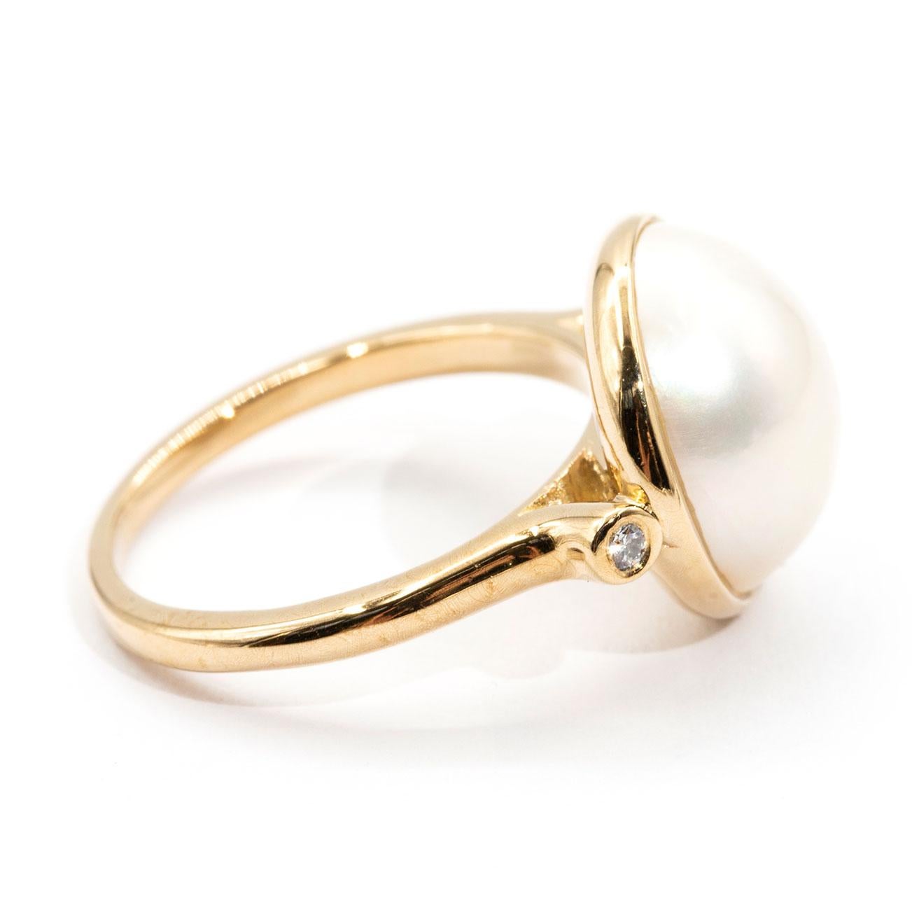 9 Carat Yellow Gold Mabe Pearl and Diamond Vintage Dress Ring 2
