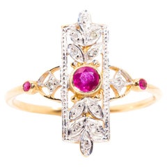 9 Carat Yellow Gold Natural Round Red Ruby and Brilliant Diamond Vintage Ring