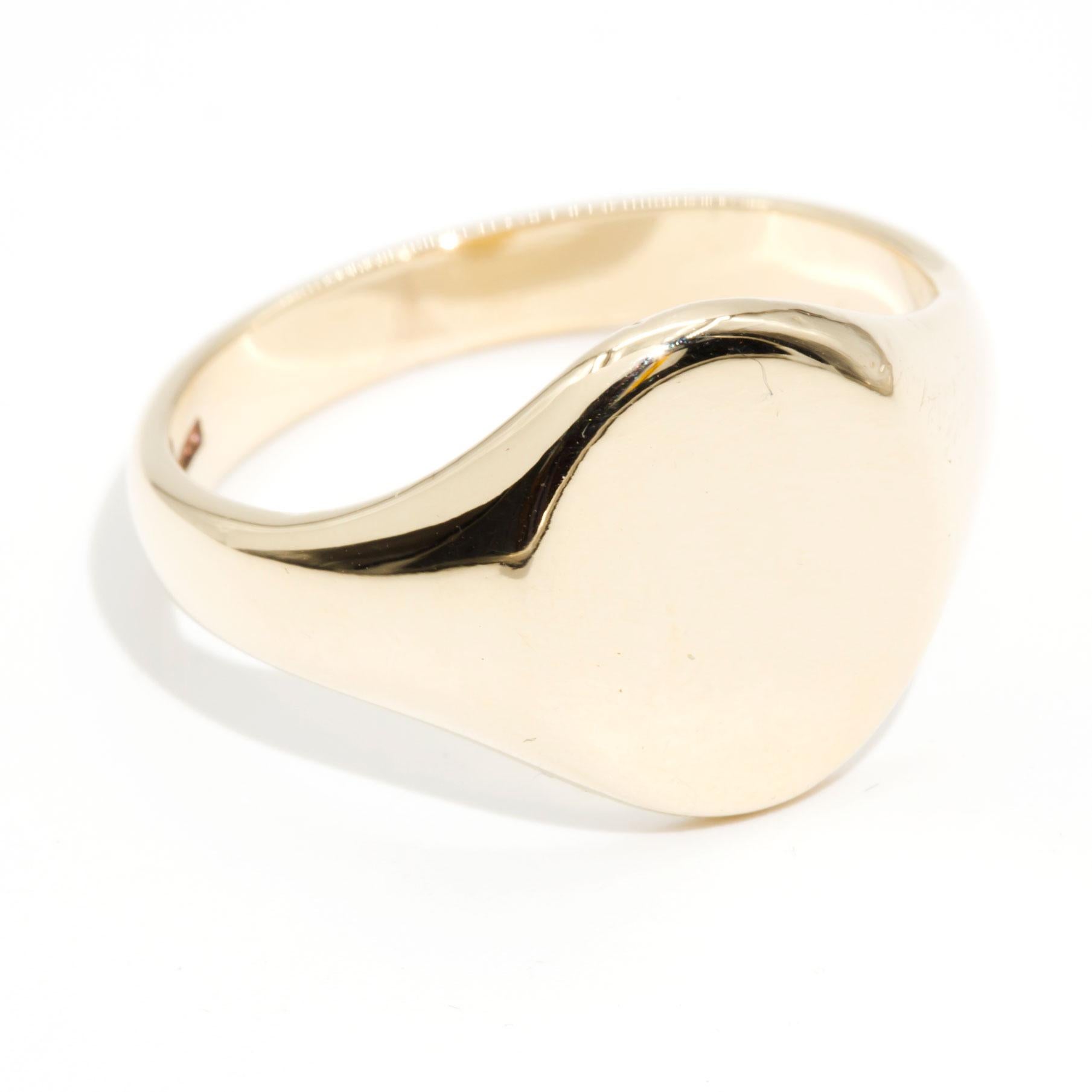 Women's or Men's 9 Carat Yellow Gold Oval Men's Vintage Signet Ring