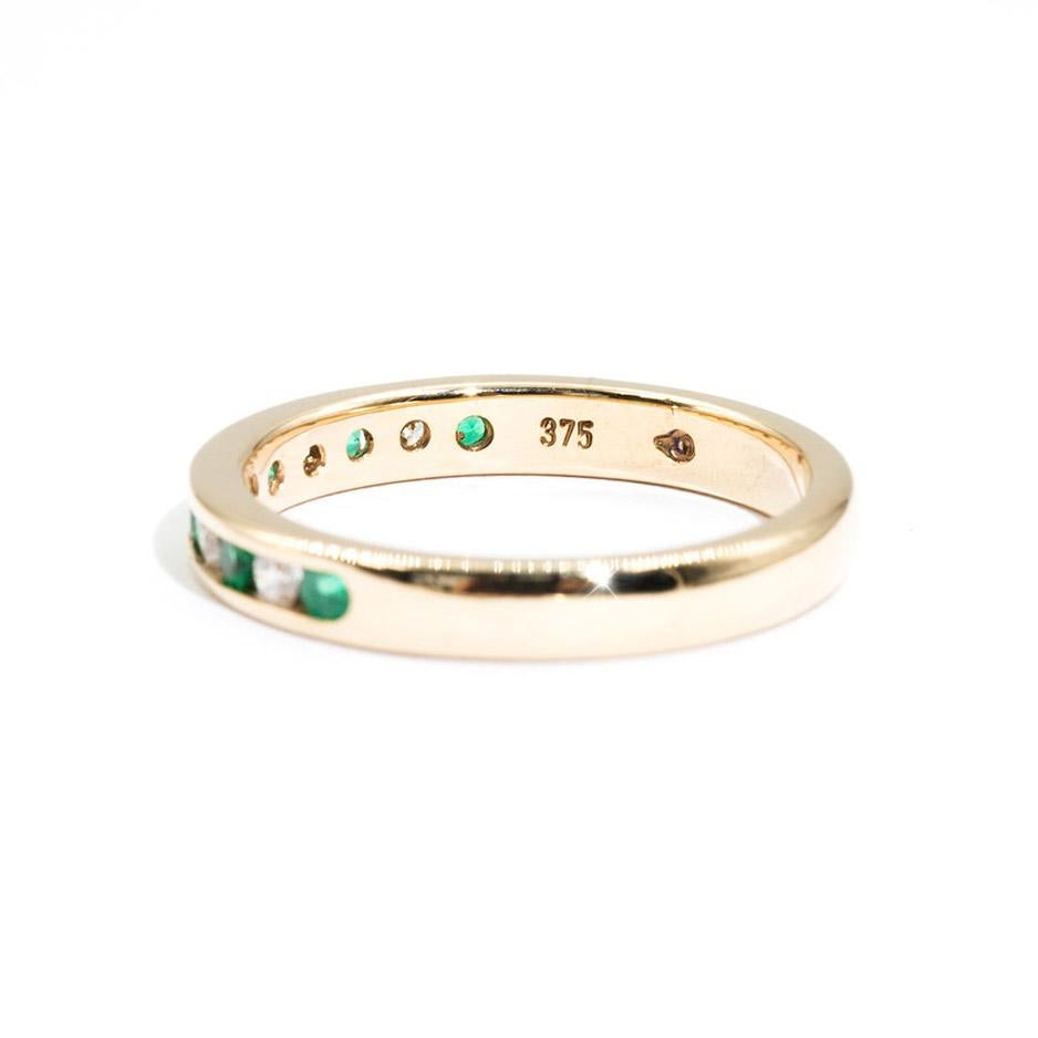 9 Carat Yellow Gold Round Green Emerald and Diamond Vintage Eternity Band Ring In Good Condition In Hamilton, AU