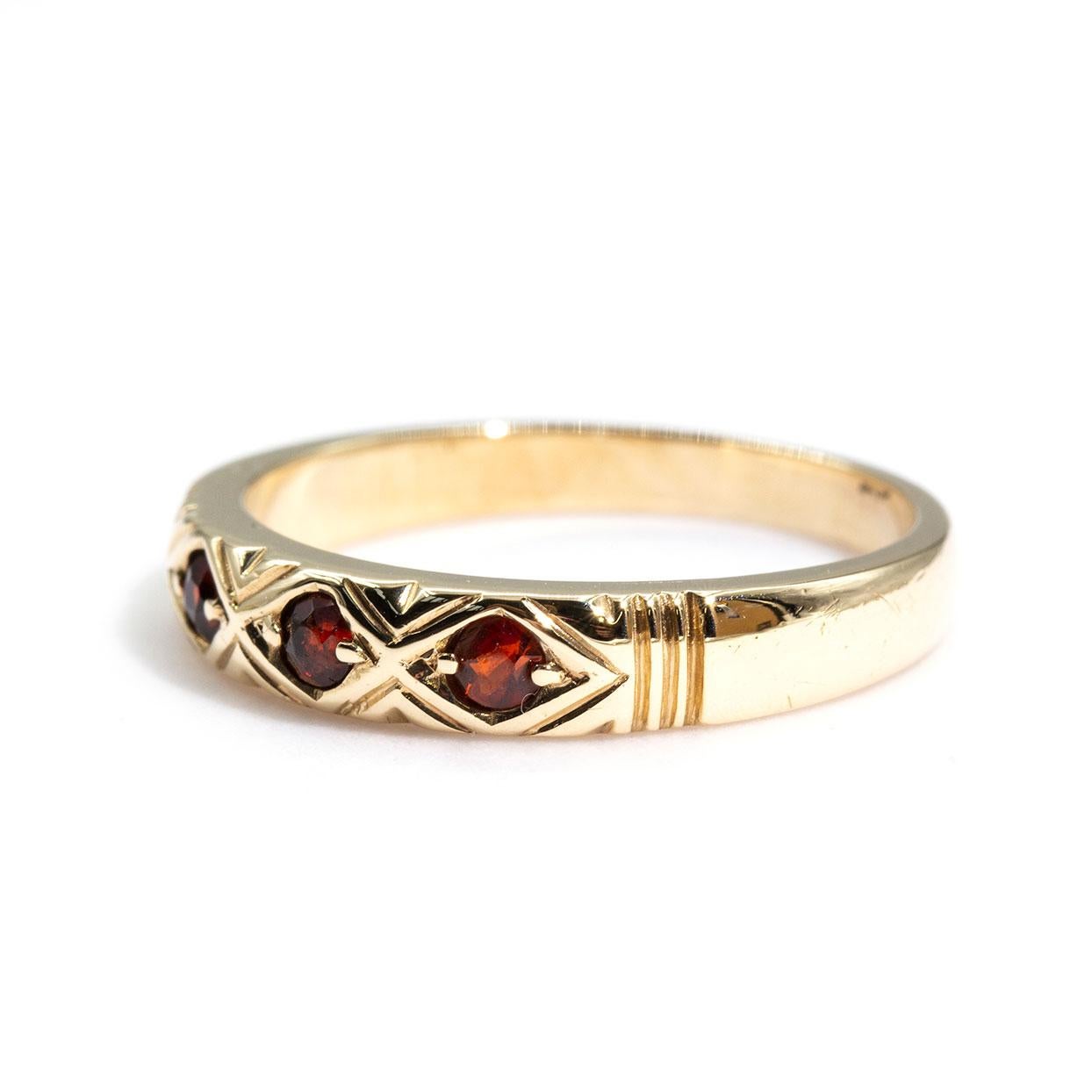Women's 9 Carat Yellow Gold Round Red Garnet Vintage Band Ring