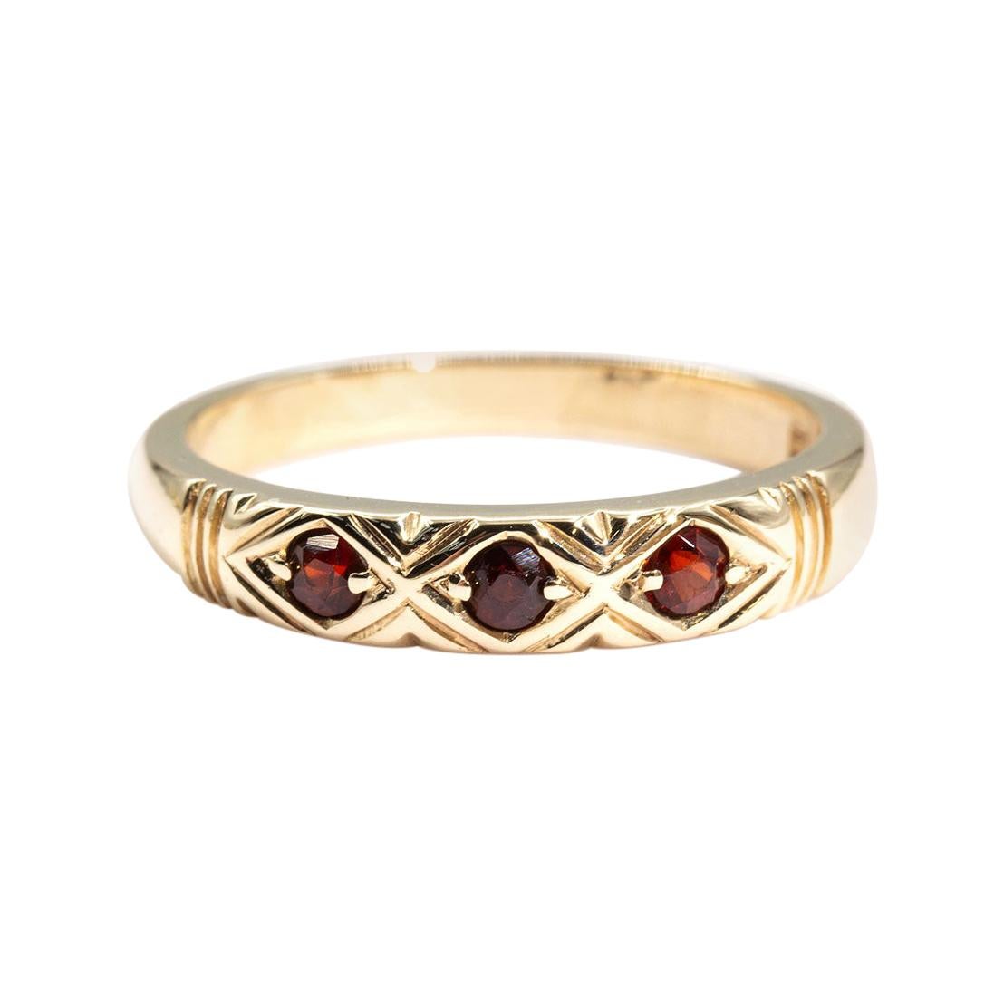 9 Carat Yellow Gold Round Red Garnet Vintage Band Ring