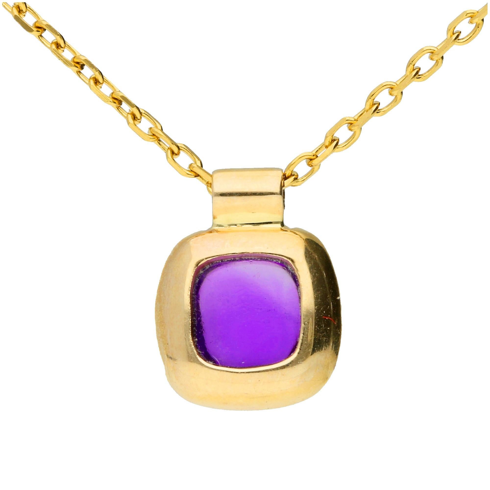 Modern 9 Carat Yellow Gold Rub-Over Amethyst Earrings and Pendant Set For Sale