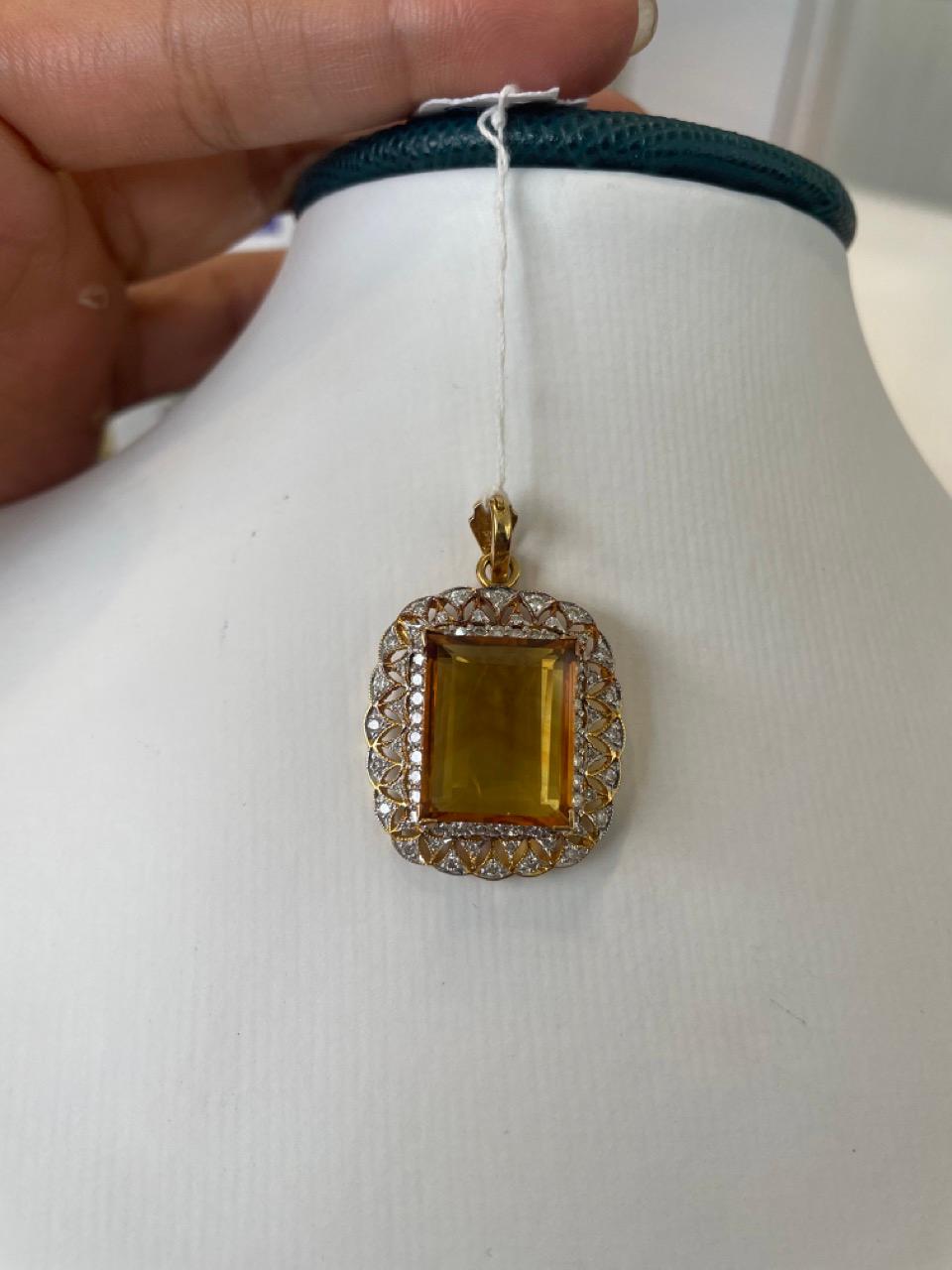 Victorien tardif Pendentif saphir jaune 9 carats et diamant en vente