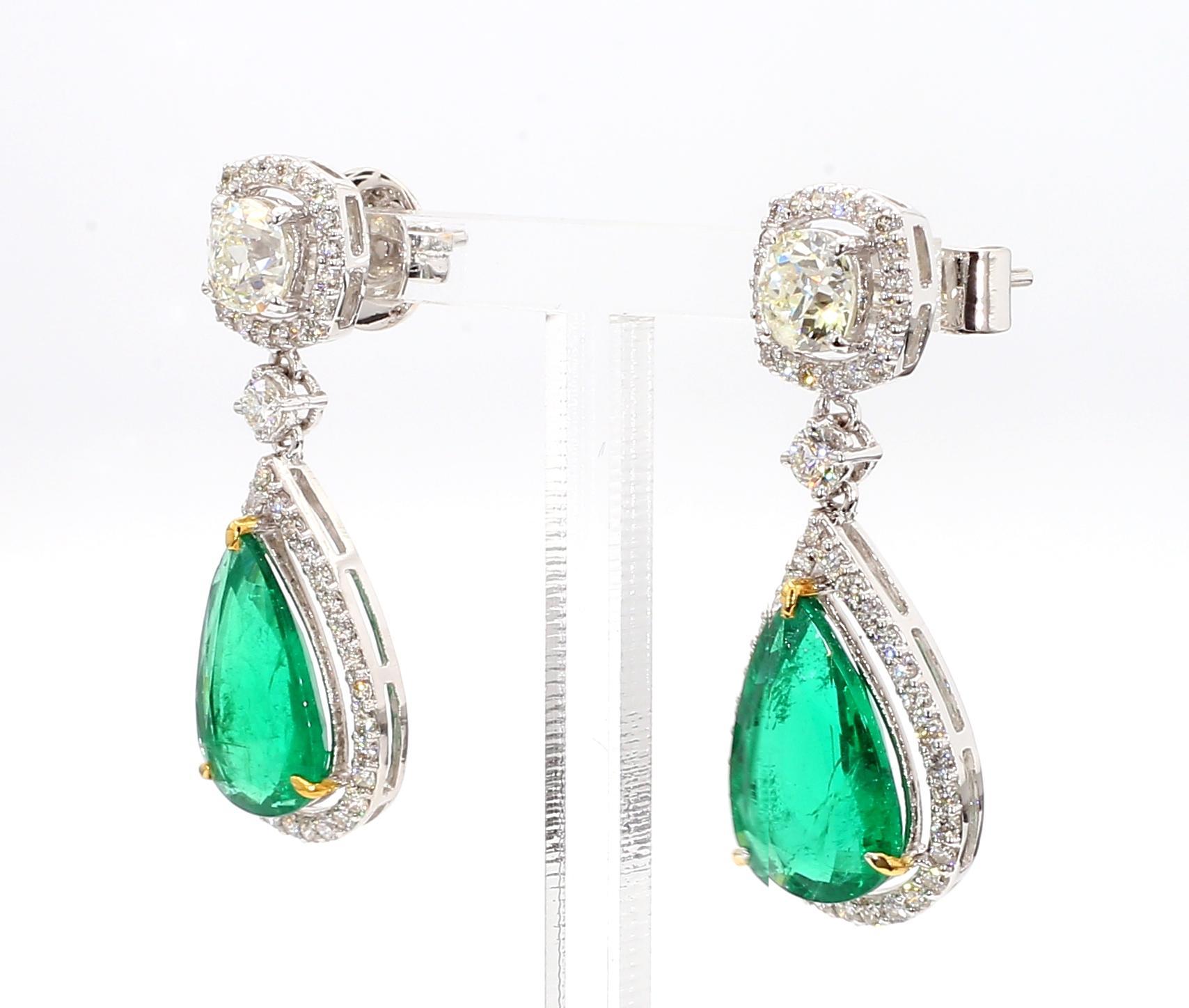 The Emerald and Diamond Earring Kam exudes elegance and sophistication, making it the perfect accessory for any special occasion. Crafted with meticulous attention to detail, this pair of earrings combines the timeless allure of emeralds with the