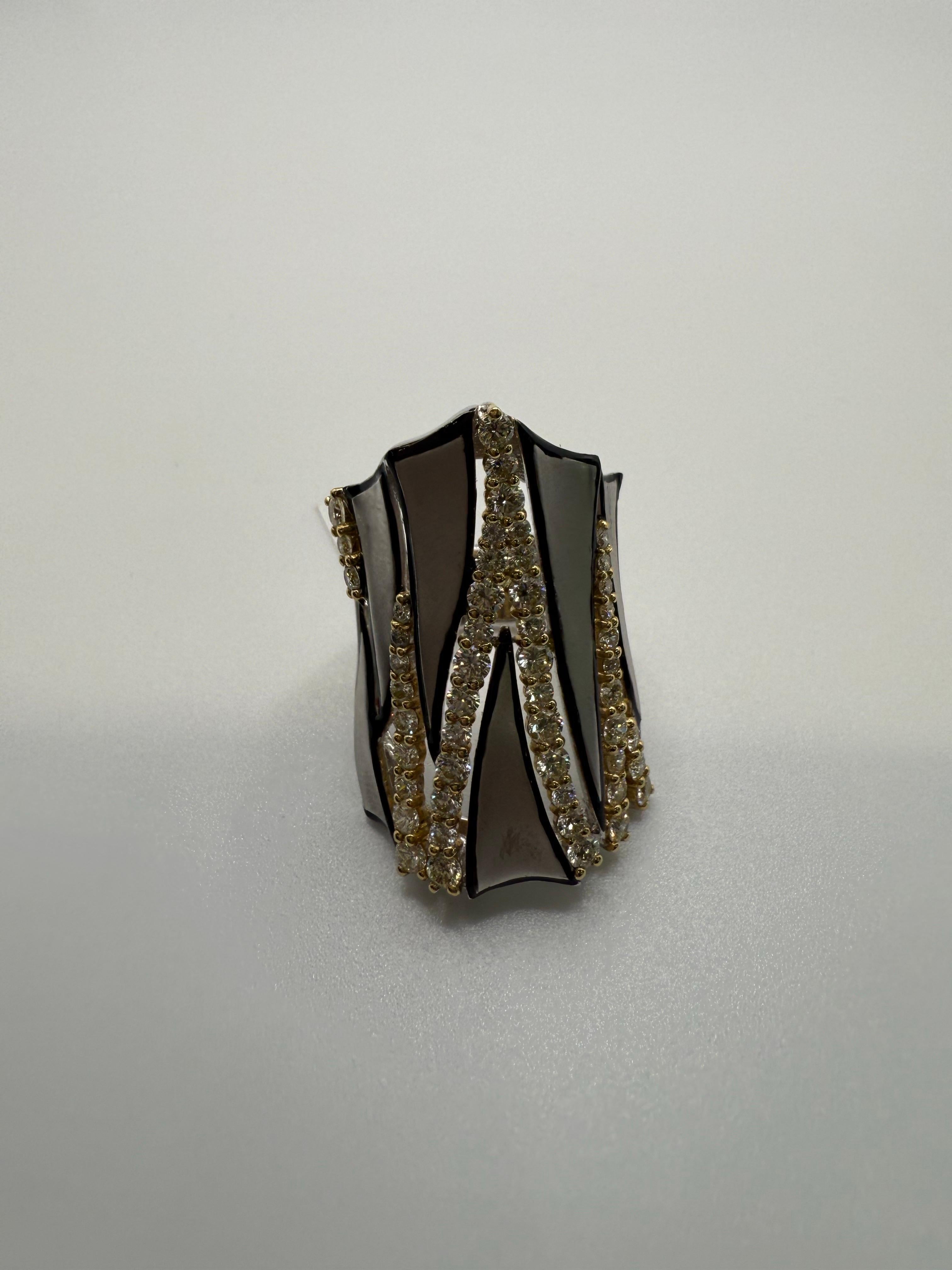 Taglio rotondo 9 carati Unico anello di diamanti Artistics Designer Anello largo superiore in oro 18KT in vendita