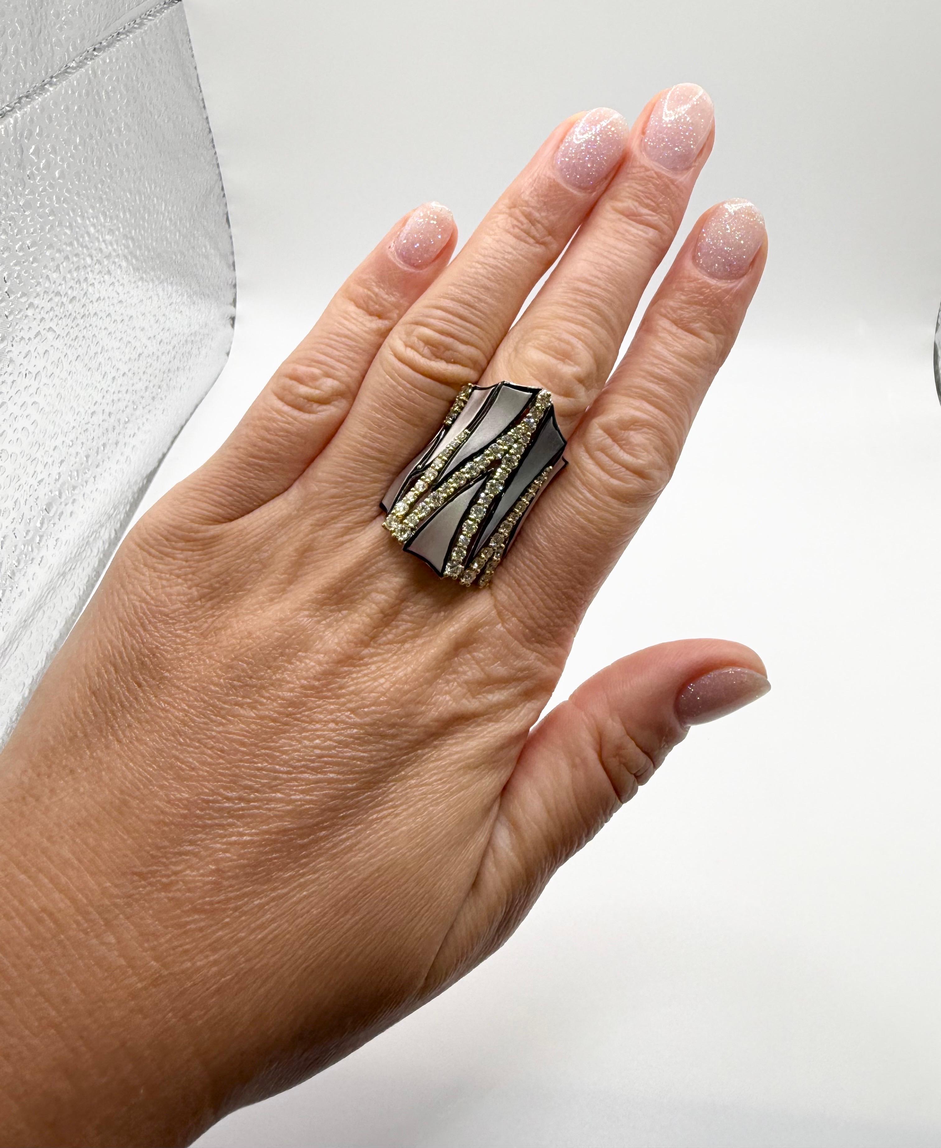 9 carati Unico anello di diamanti Artistics Designer Anello largo superiore in oro 18KT in vendita 1