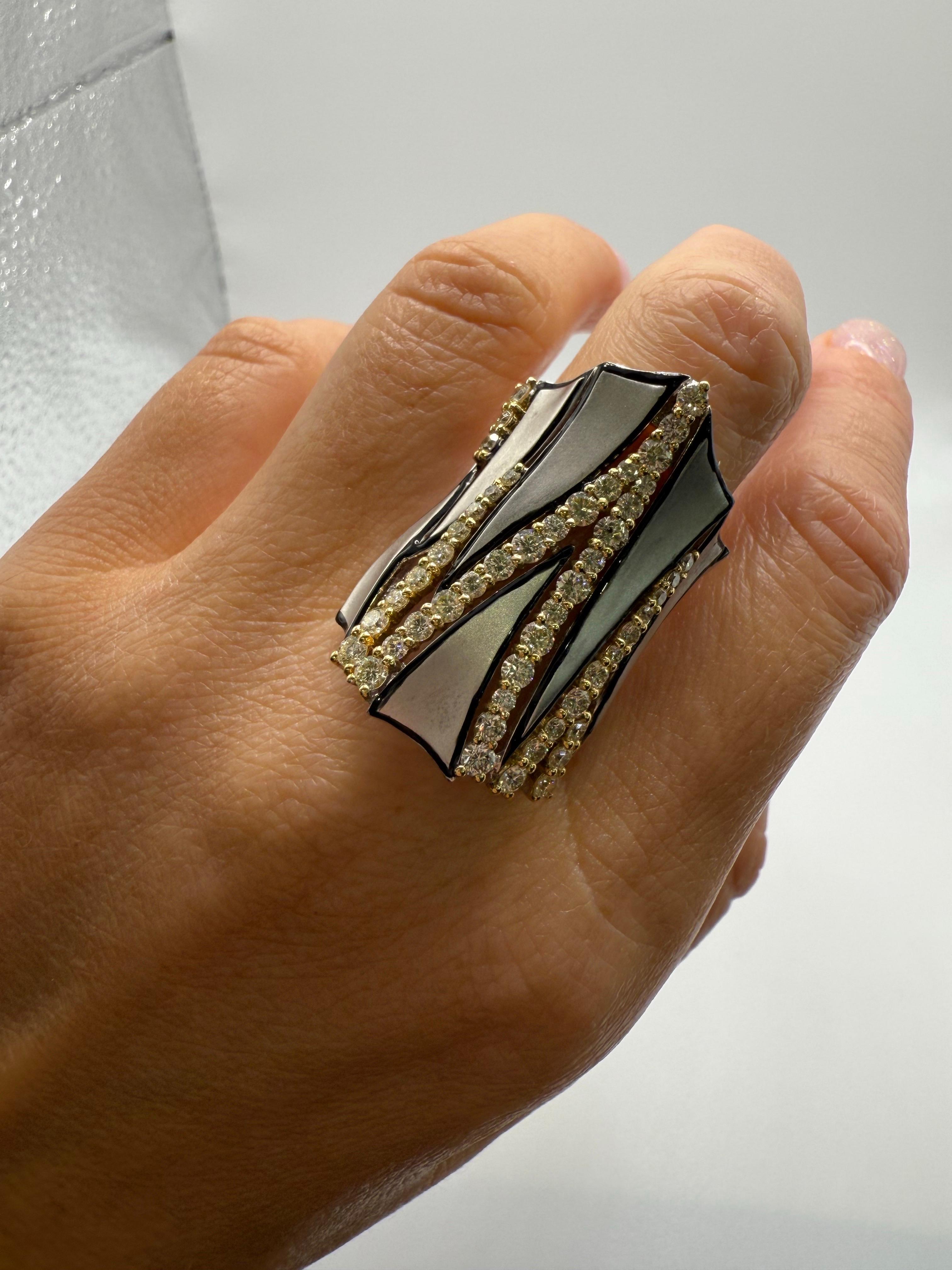 9 carati Unico anello di diamanti Artistics Designer Anello largo superiore in oro 18KT in vendita 3