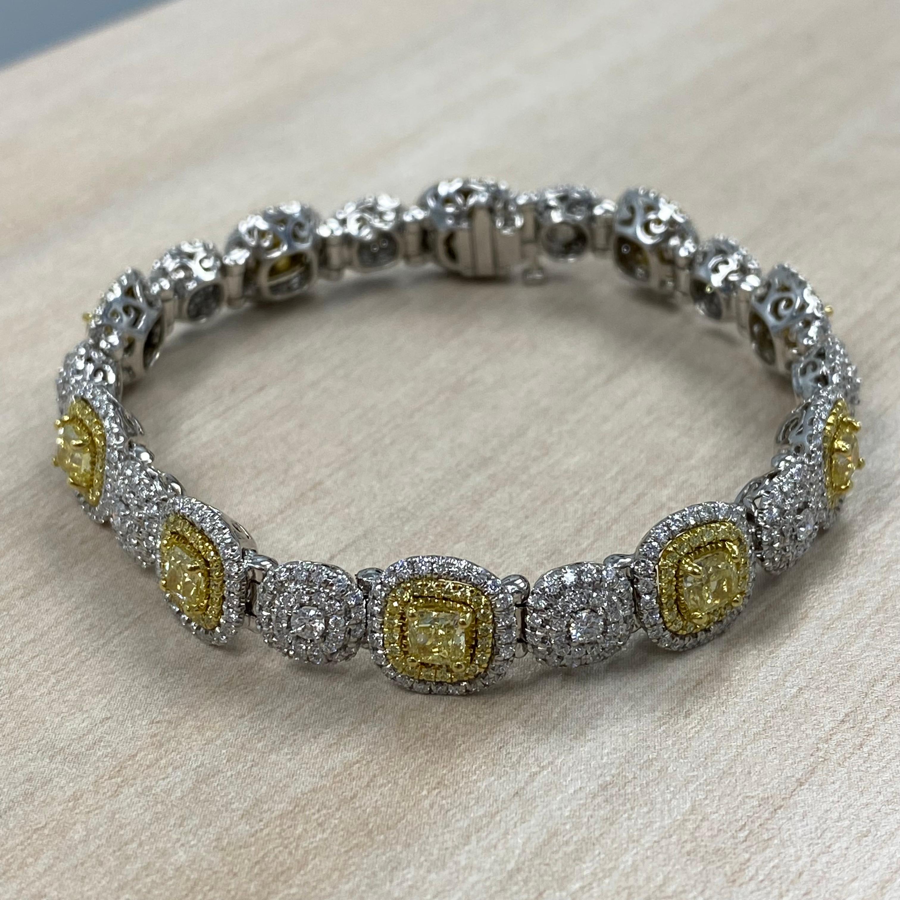 9 Carats Yellow Cushion Cut and White Diamond Tennis Bracelet 14K Gold For Sale 1