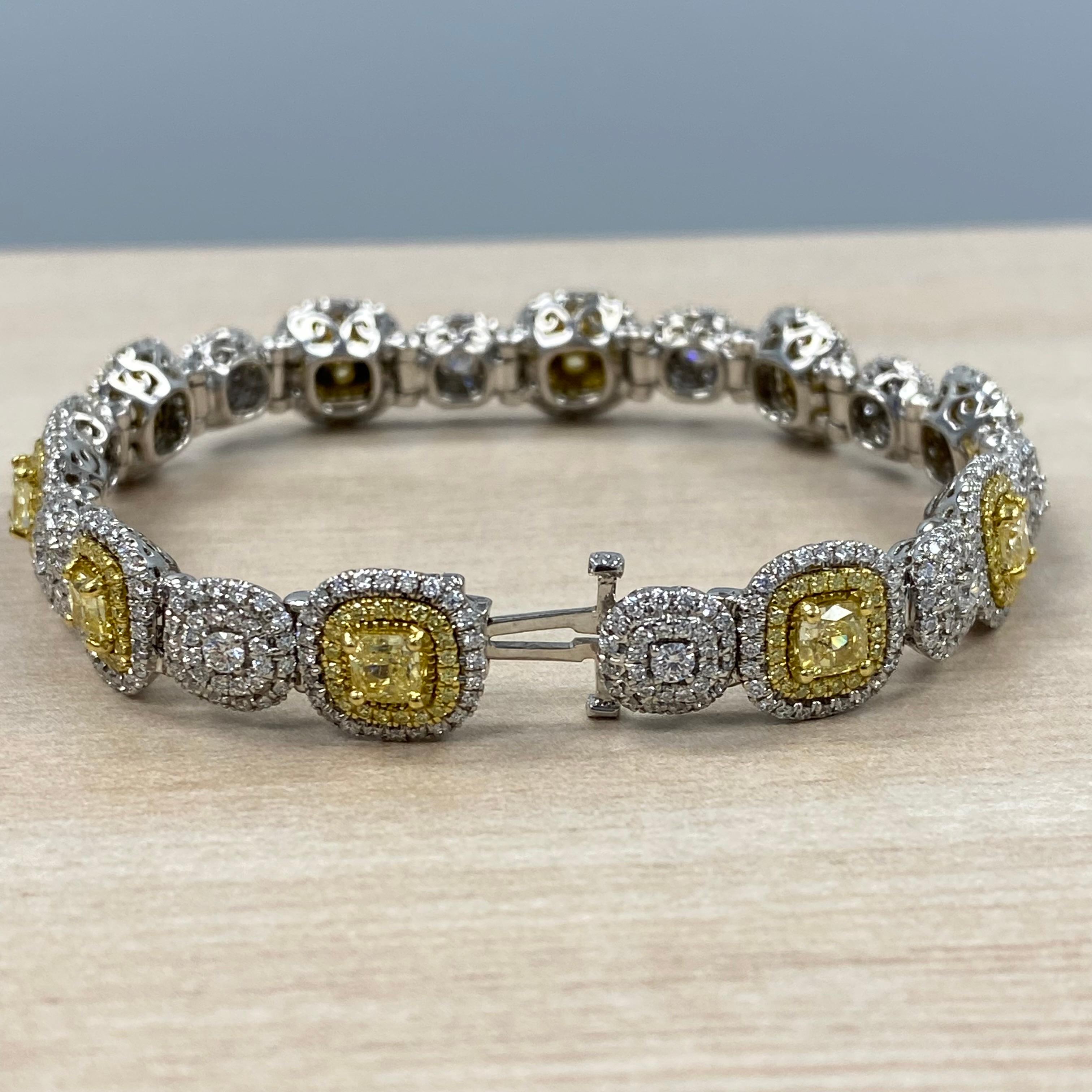 9 Carats Yellow Cushion Cut and White Diamond Tennis Bracelet 14K Gold For Sale 2
