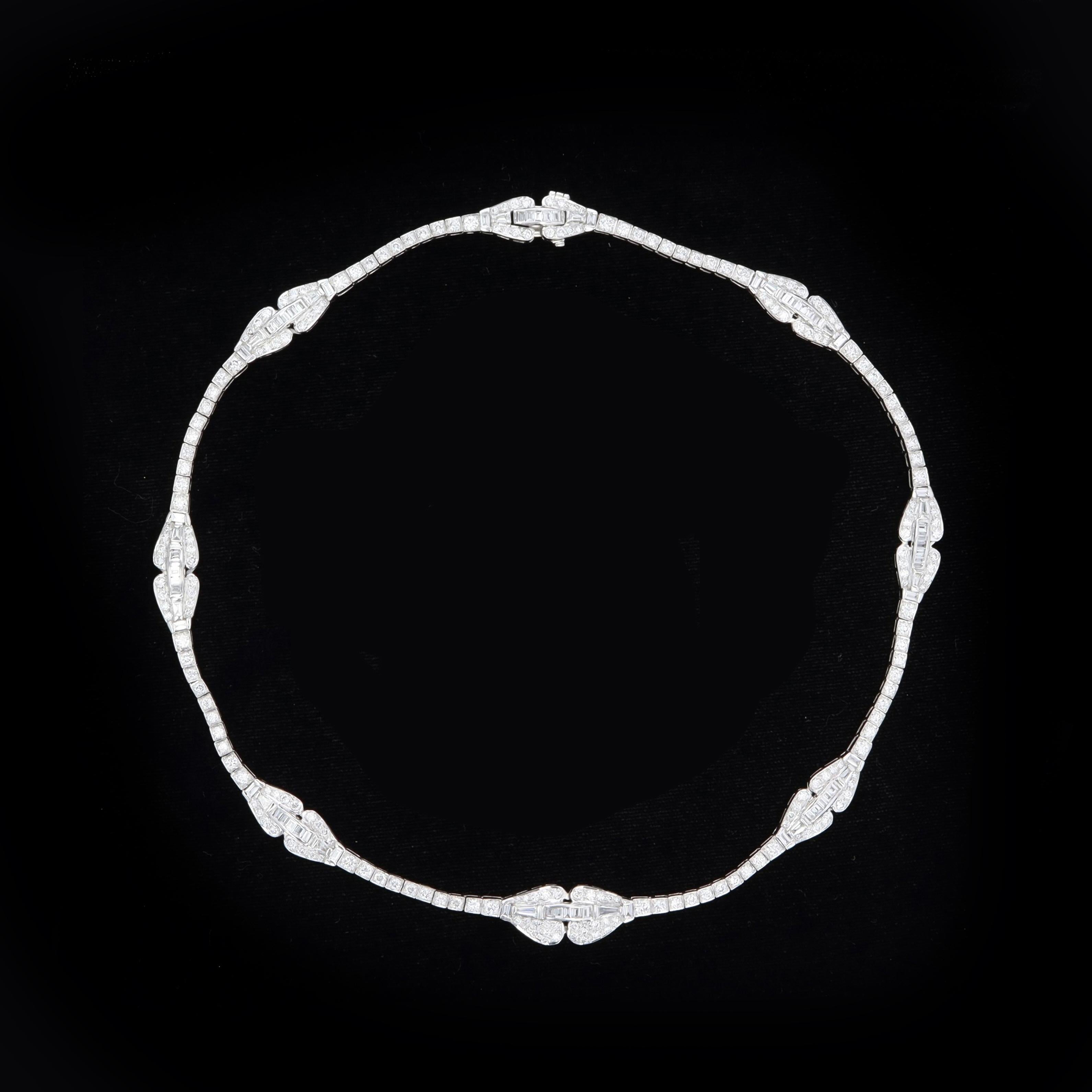 Halskette im Riviera-Stil mit 9 Karat Diamanten Damen im Angebot