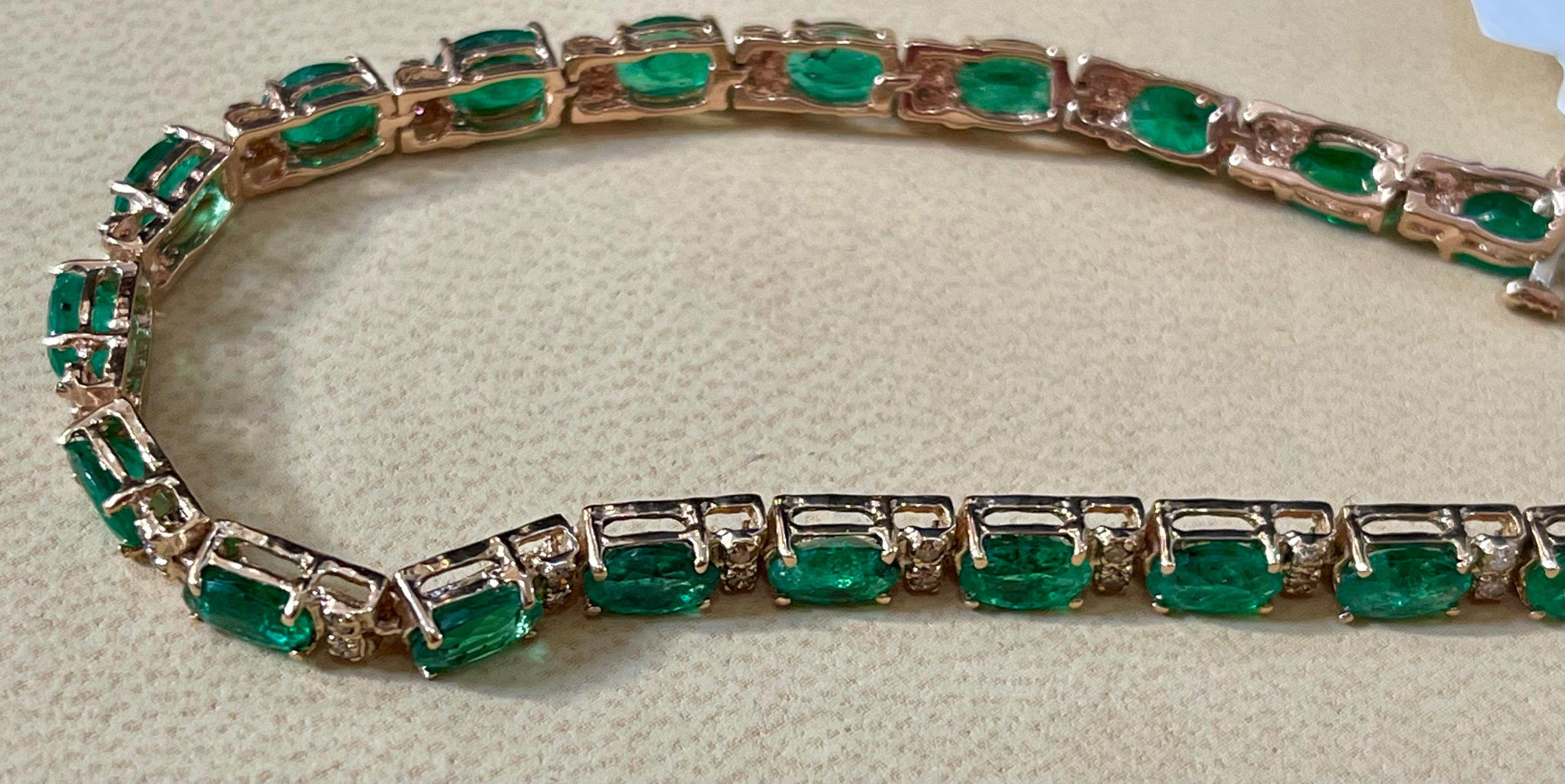 Bracelet de tennis en or jaune 14 carats avec émeraude brésilienne naturelle de 9 ct et diamant en vente 7