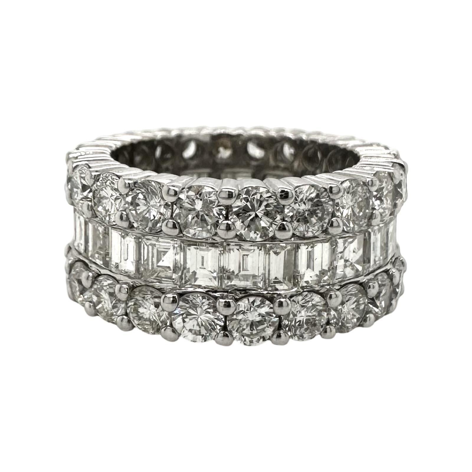 Bague d'éternité à large anneau en diamants ronds, émeraudes et taille Asscher de 9 carats, taille 7,25 en vente 1