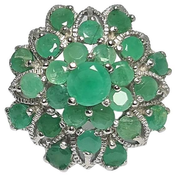 9 Cts Natural Emerald Fire Burst .925 Sterling Silver with Rhodium Plating Ring For Sale