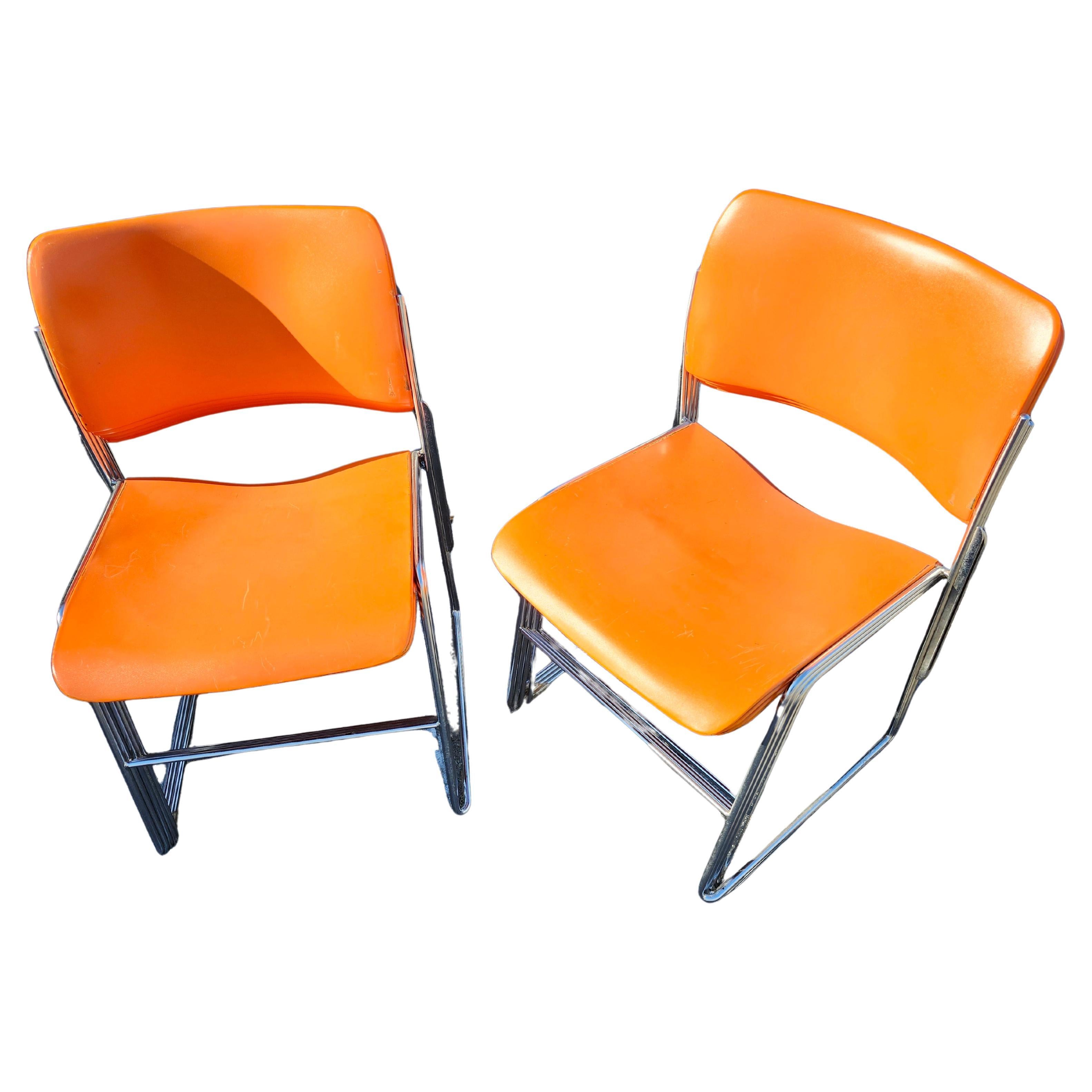 Acier 15 chaises de conférence empilables 40/4 de David Rowland en orange en vente