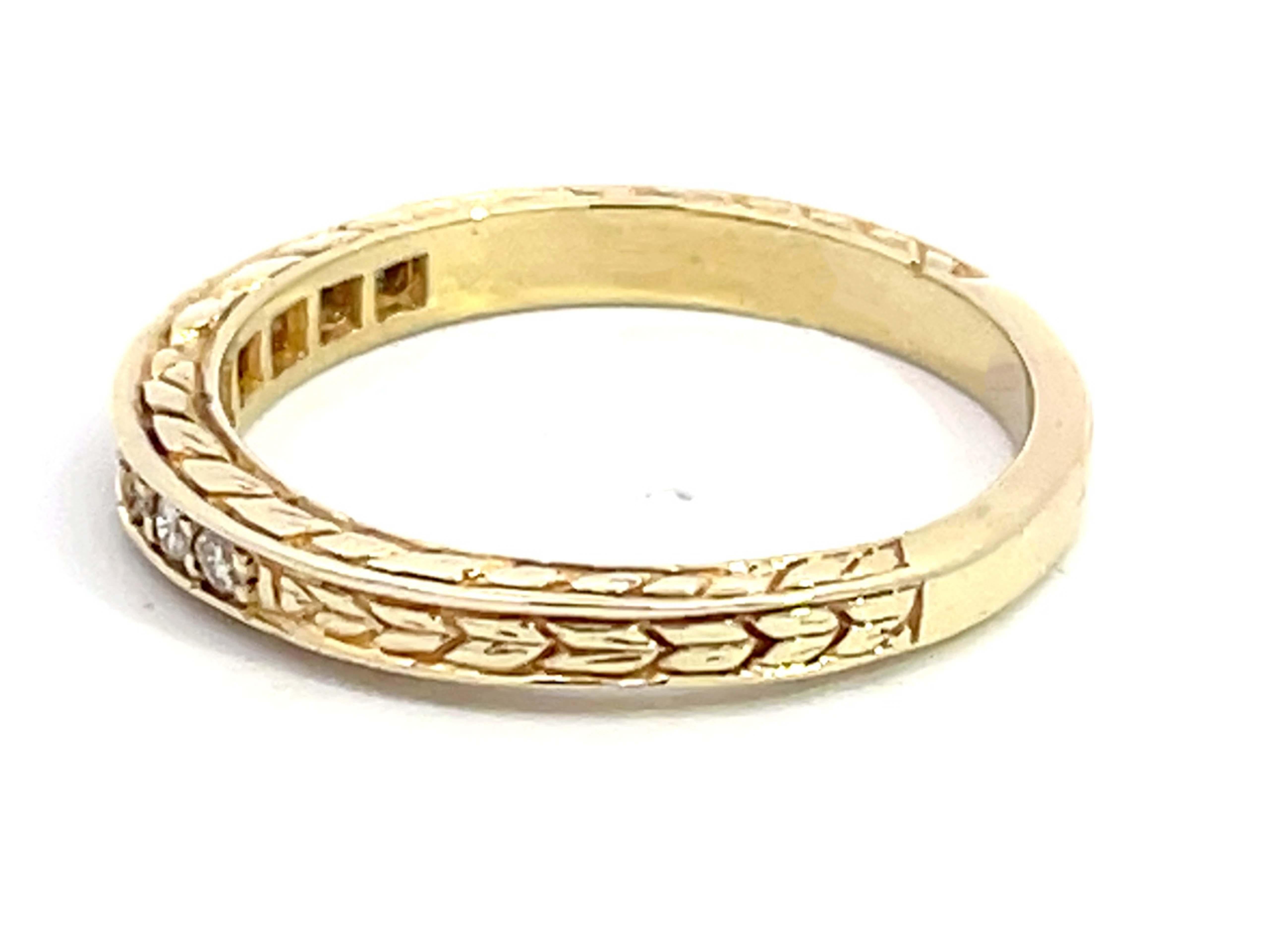 9 Diamond Band Ring in 14k Yellow Gold In Excellent Condition For Sale In Honolulu, HI