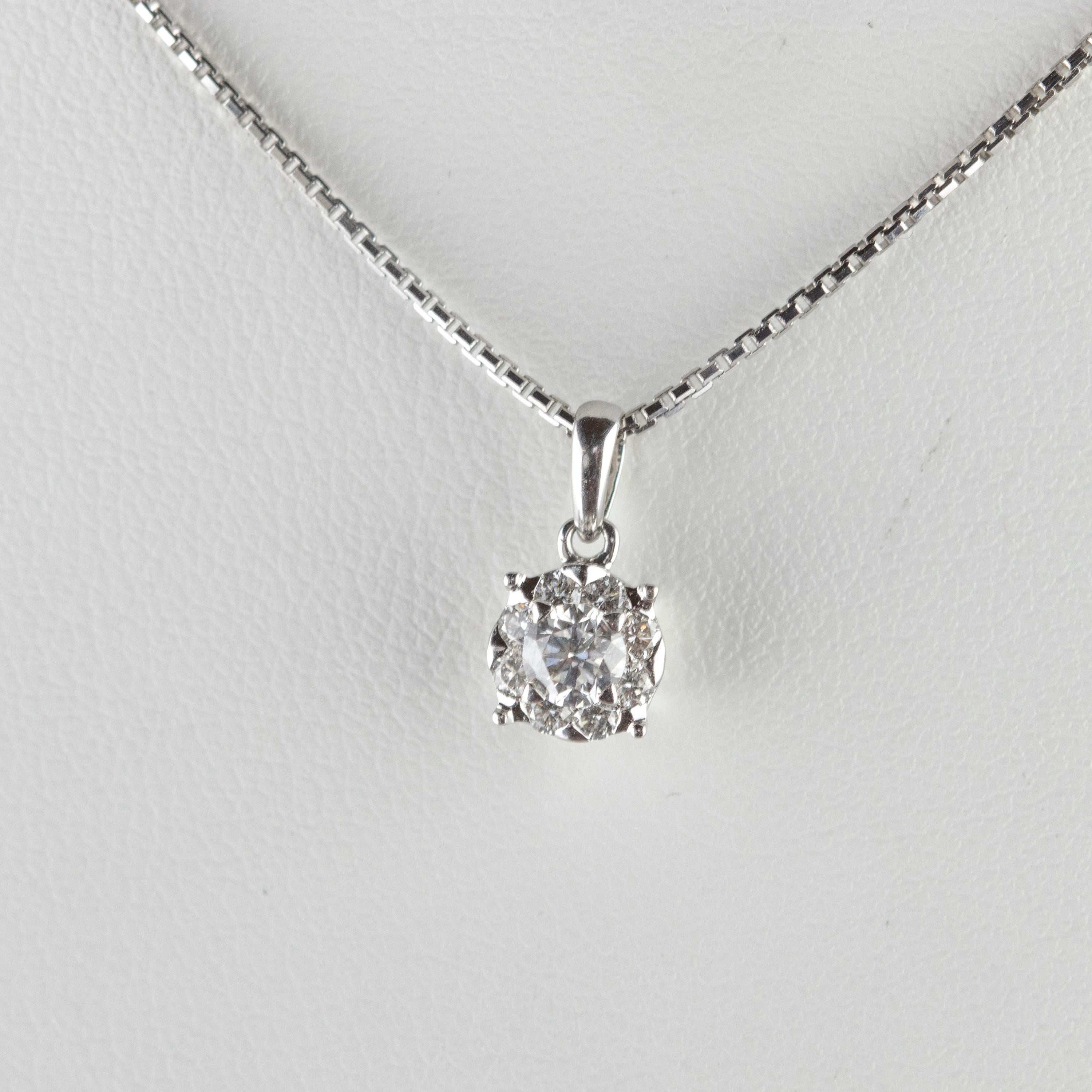 Belle Époque Collier cocktail Intini en or blanc 18 carats avec pendentif rond en forme de 9 diamants, fait main en vente