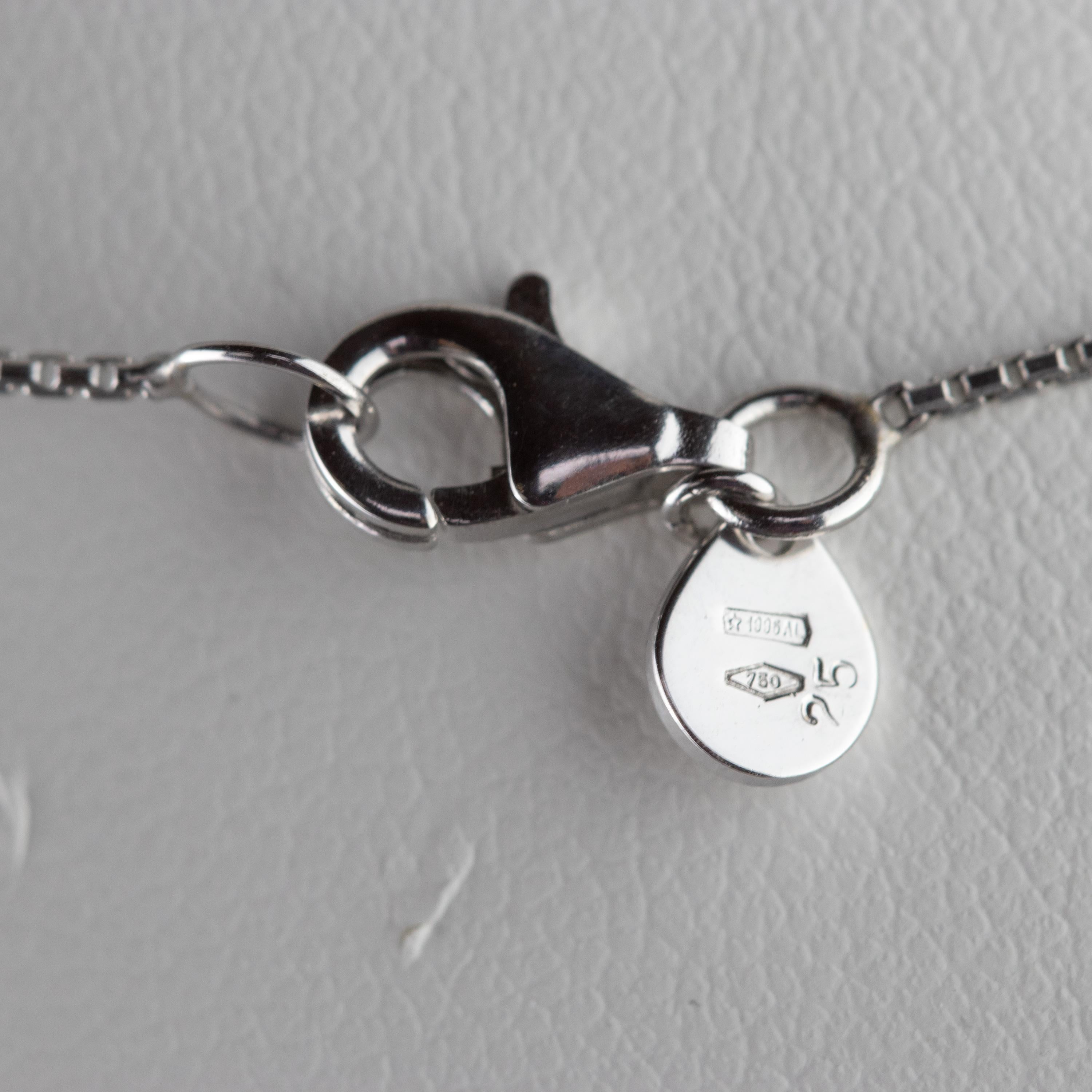 Collier cocktail Intini en or blanc 18 carats avec pendentif rond en forme de 9 diamants, fait main en vente 2