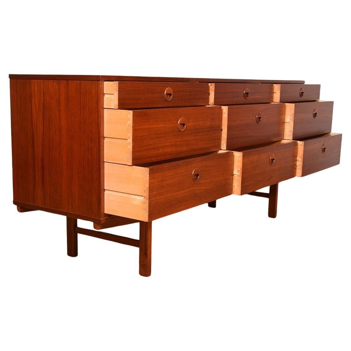 Mid-Century moderno Credenza 9 cassetti in teak di Folke Ohlsson per Dux in vendita