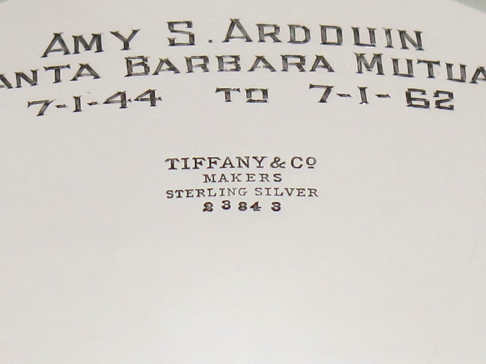 9 in - Sterlingsilber Tiffany & Co. Vintage Blumenförmige Servierschüssel mit Fuß im Zustand „Gut“ in Brooklyn, NY