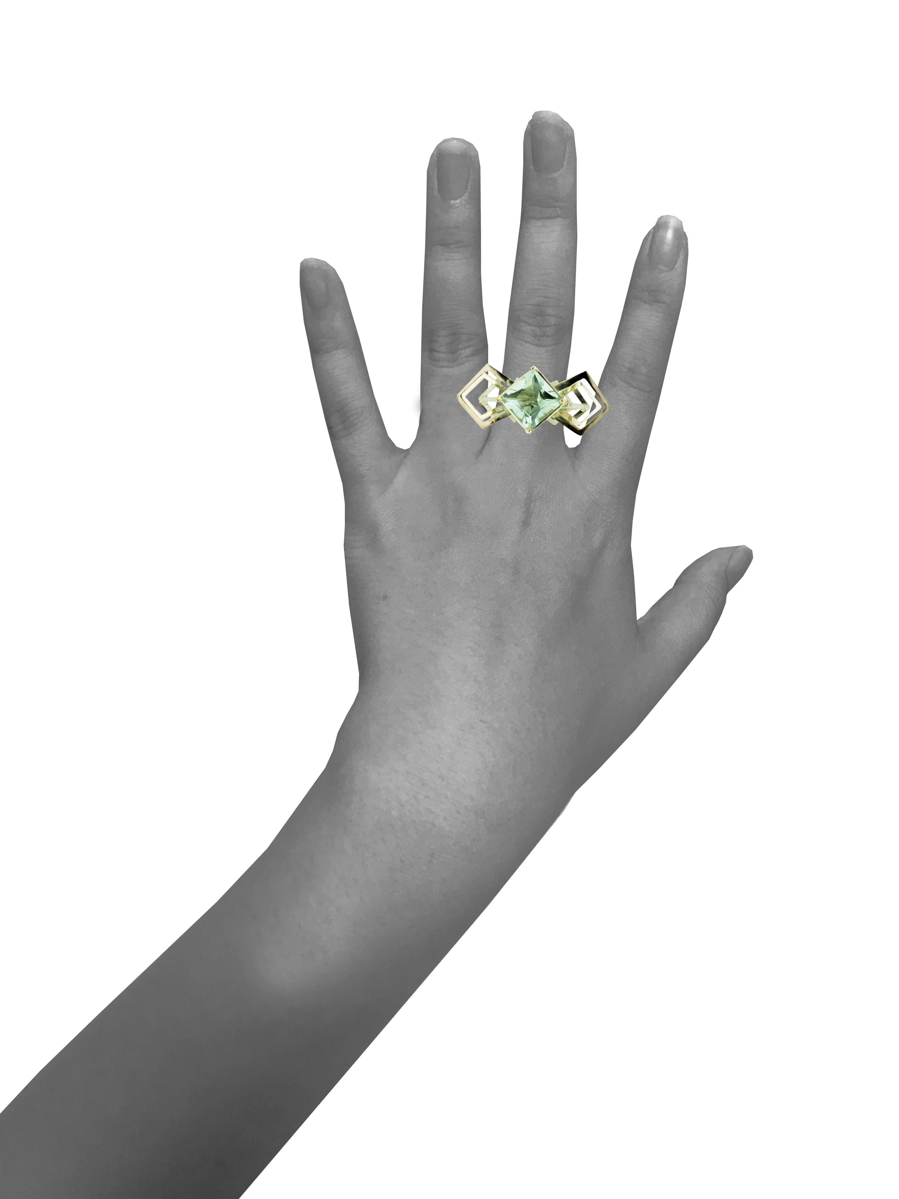 MAIKO NAGAYAMA Green Quartz 9K British Yellow Gold Cocktail Ring In New Condition For Sale In London, Mayfair